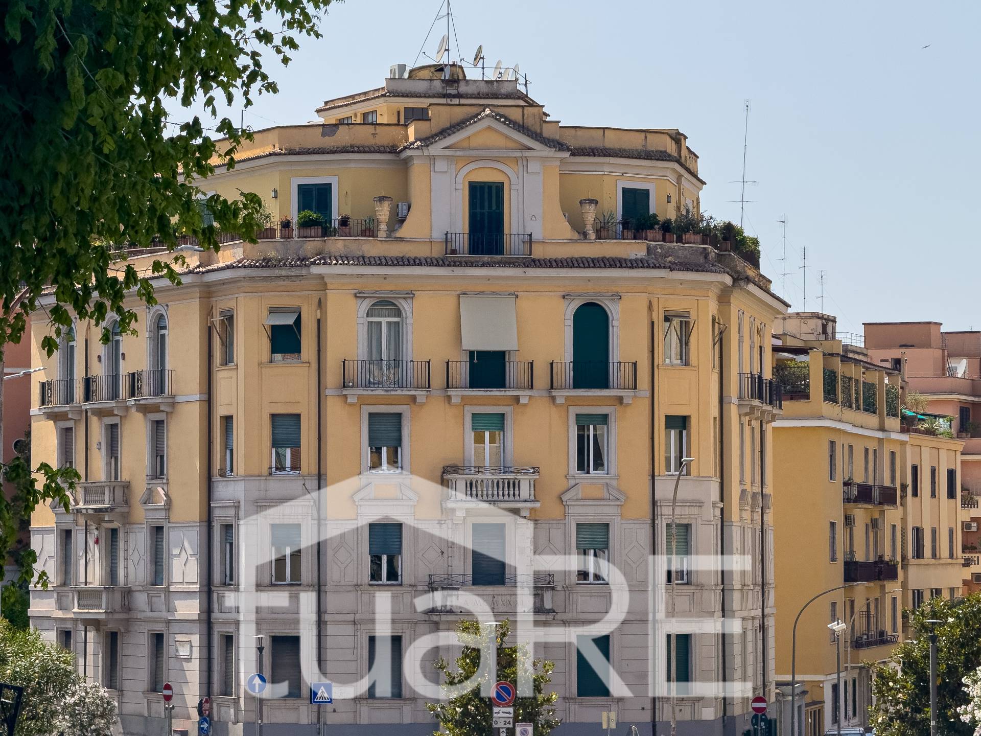 Immagine 8 di Appartamento in vendita  in Viale Bruno Buozzi a Roma