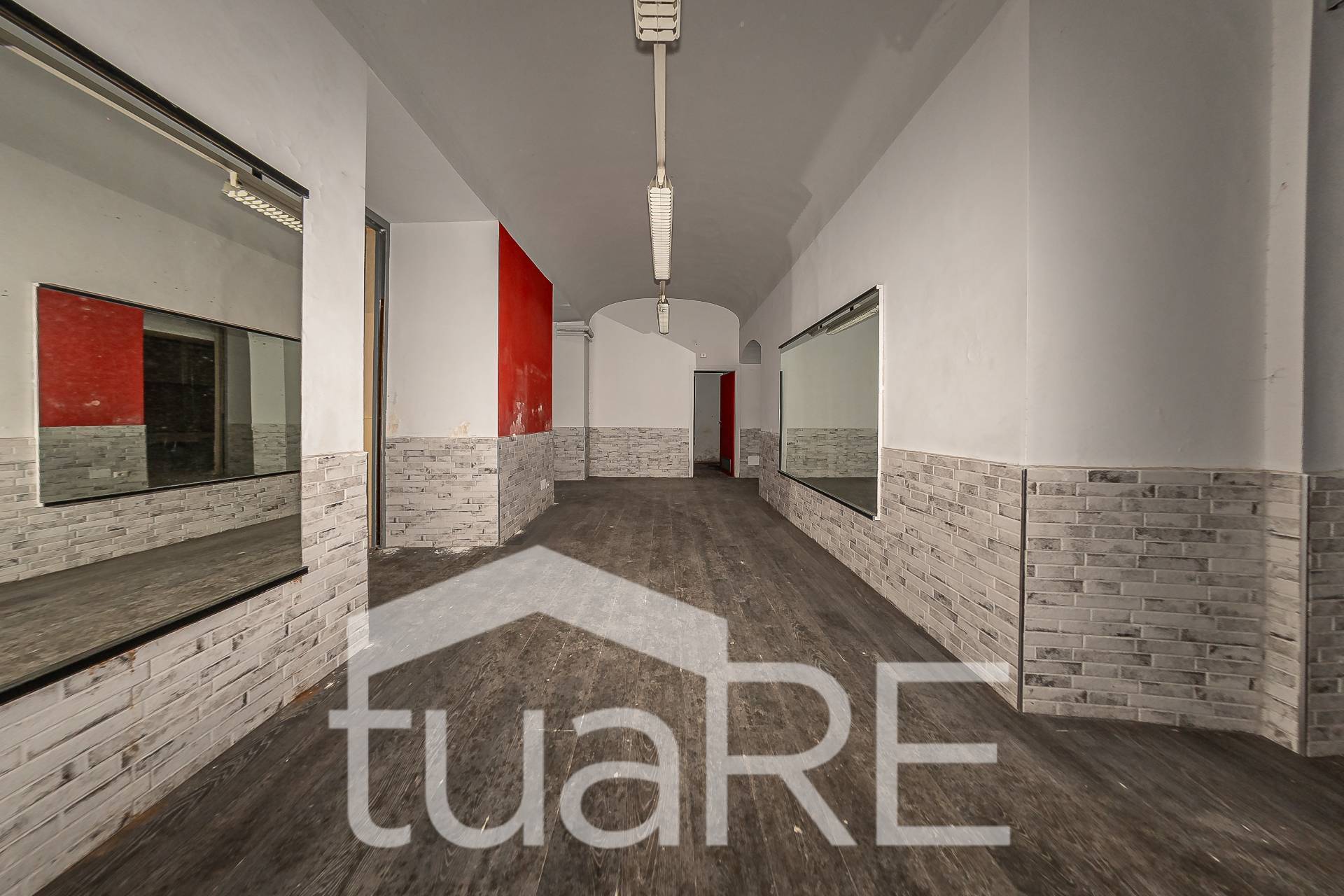 Immagine 7 di Negozio in vendita  in Via Paolo Emilio a Roma