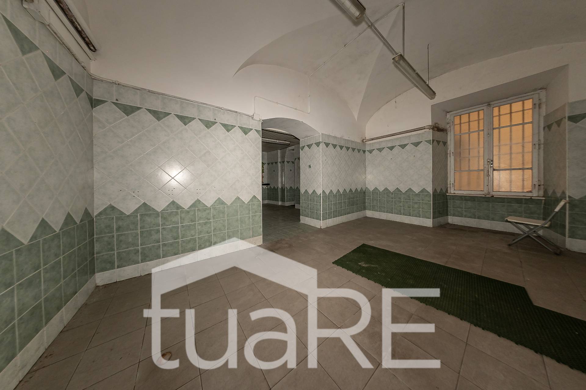 Immagine 15 di Negozio in vendita  in Via Paolo Emilio a Roma