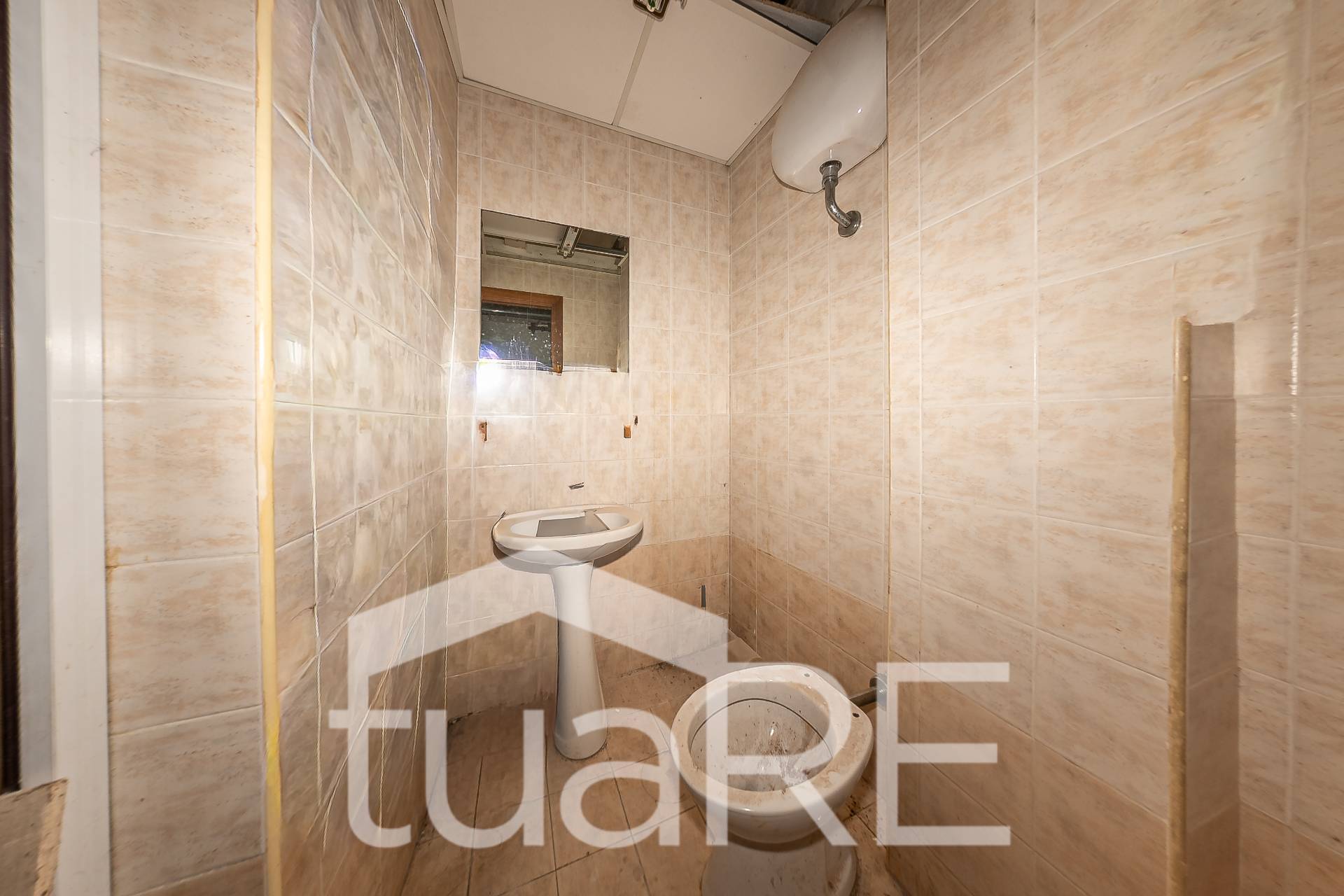 Immagine 22 di Negozio in vendita  in Via Paolo Emilio a Roma