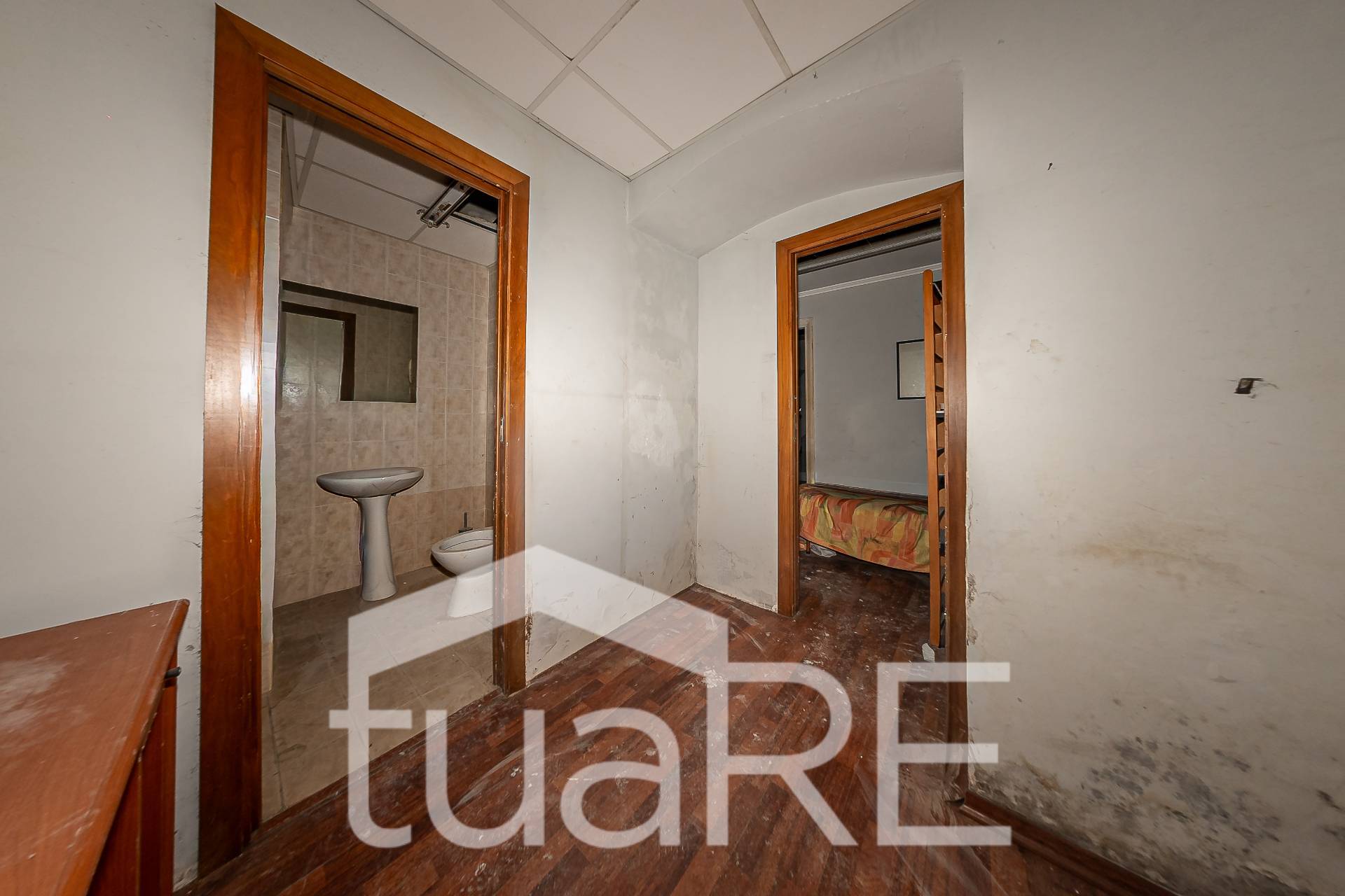 Immagine 24 di Negozio in vendita  in Via Paolo Emilio a Roma