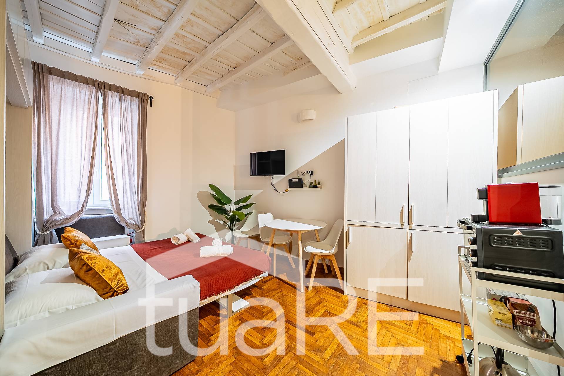 Immagine 2 di Appartamento in vendita  in Piazza Trilussa a Roma