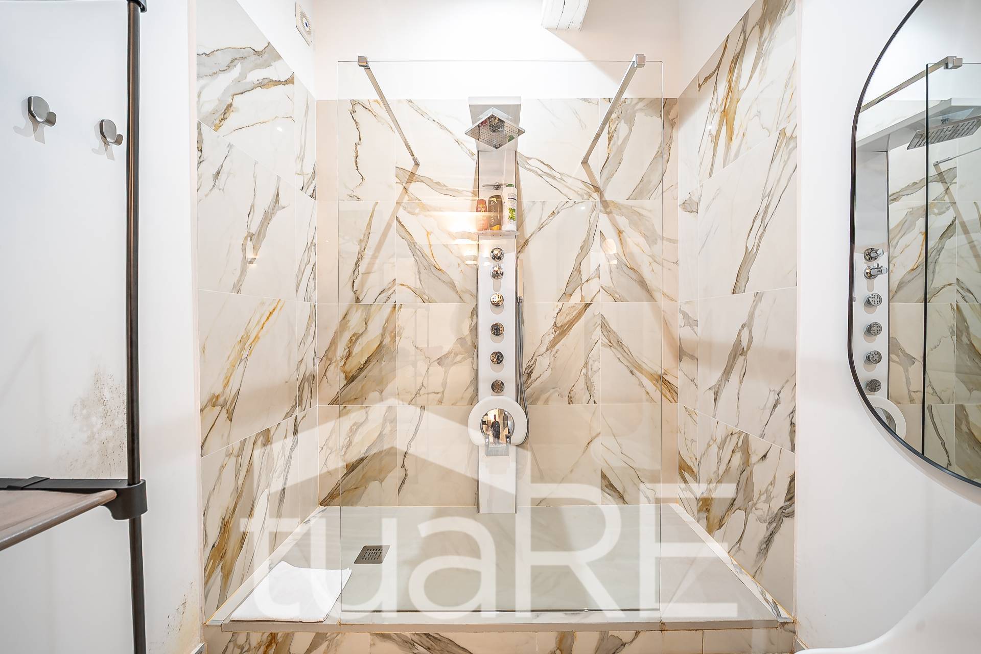 Immagine 11 di Appartamento in vendita  in Piazza Trilussa a Roma