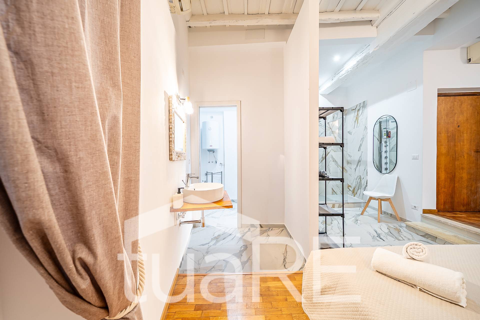 Immagine 8 di Appartamento in vendita  in Piazza Trilussa a Roma