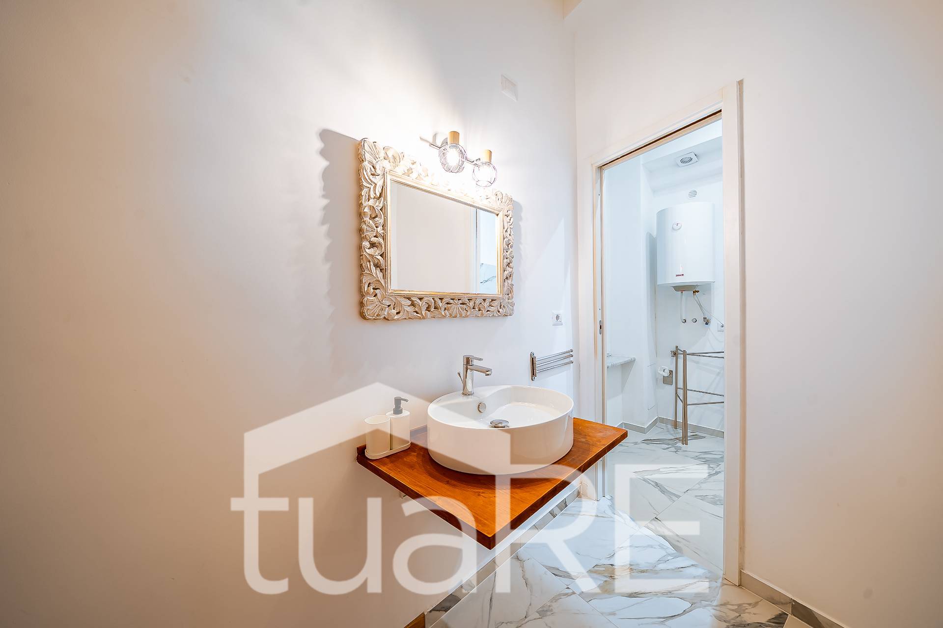 Immagine 9 di Appartamento in vendita  in Piazza Trilussa a Roma