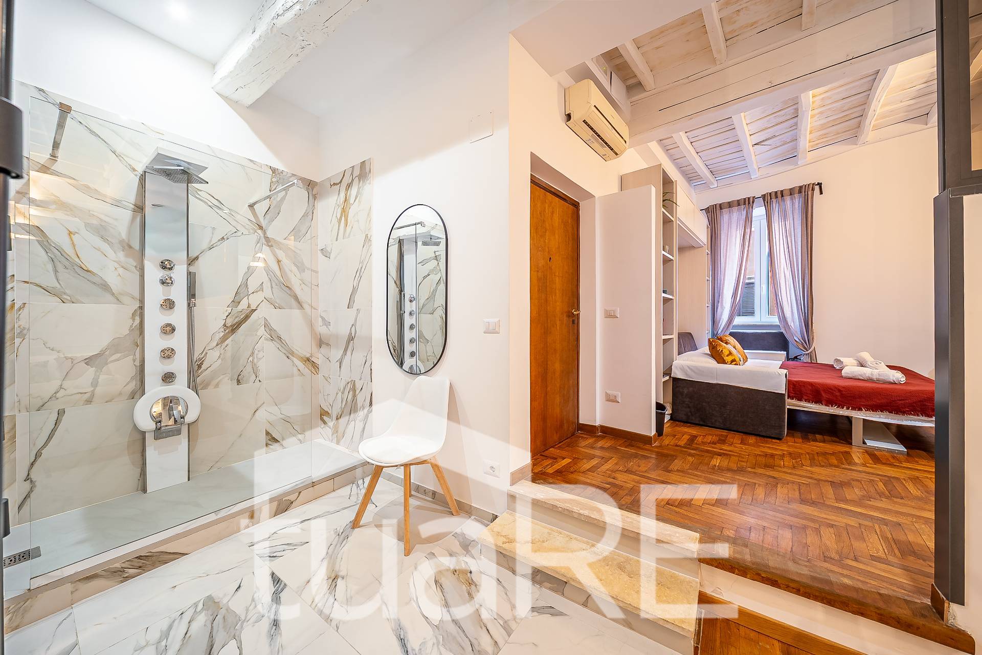 Immagine 12 di Appartamento in vendita  in Piazza Trilussa a Roma