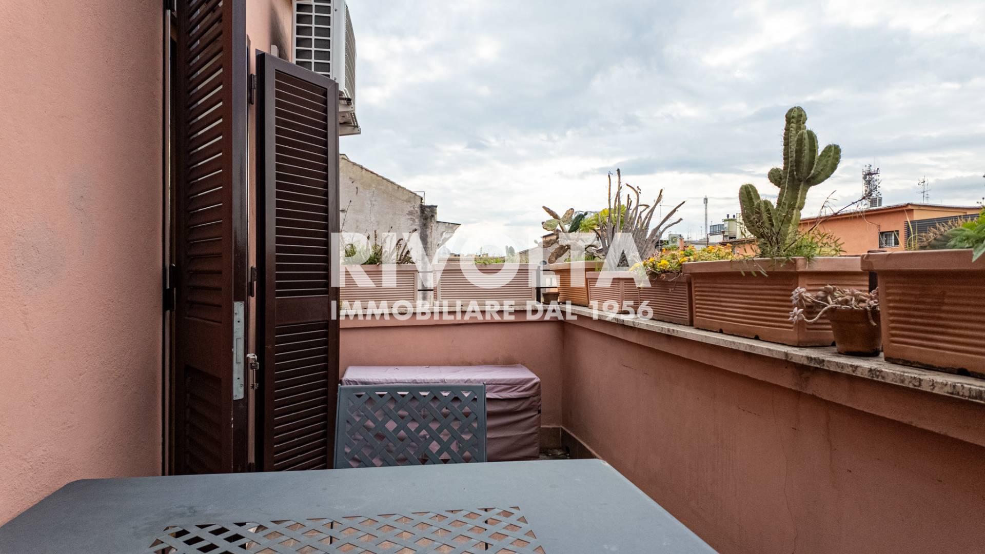 Immagine 6 di Appartamento in affitto  in Via Delle Quattro Fontane a Roma