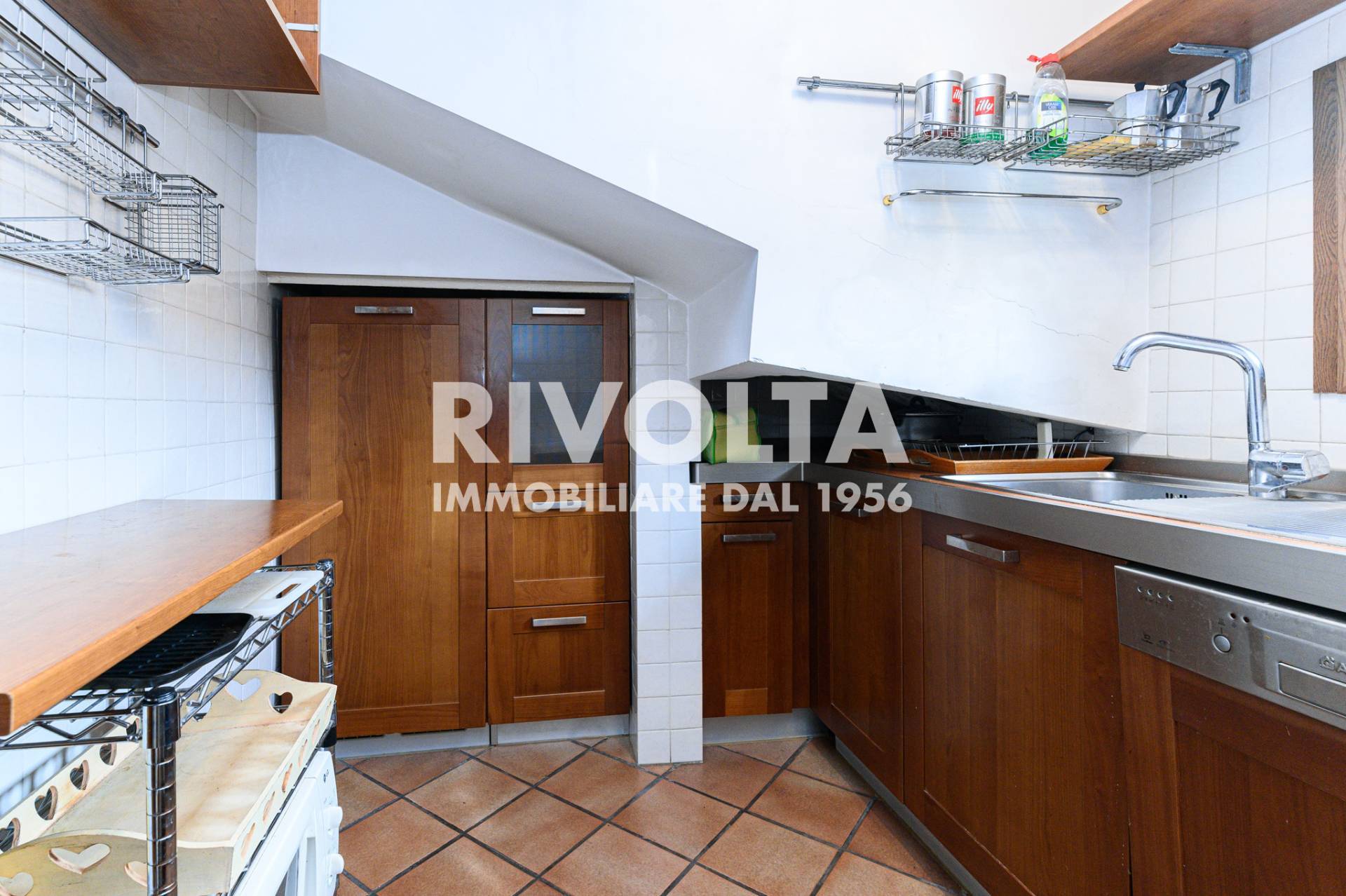 Immagine 16 di Appartamento in affitto  in Via Delle Quattro Fontane a Roma