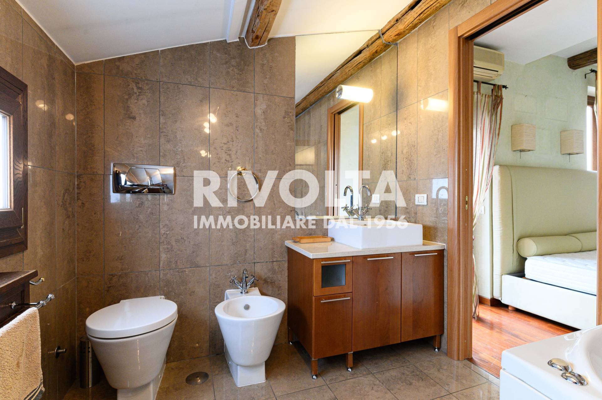 Immagine 21 di Appartamento in affitto  in Via Delle Quattro Fontane a Roma