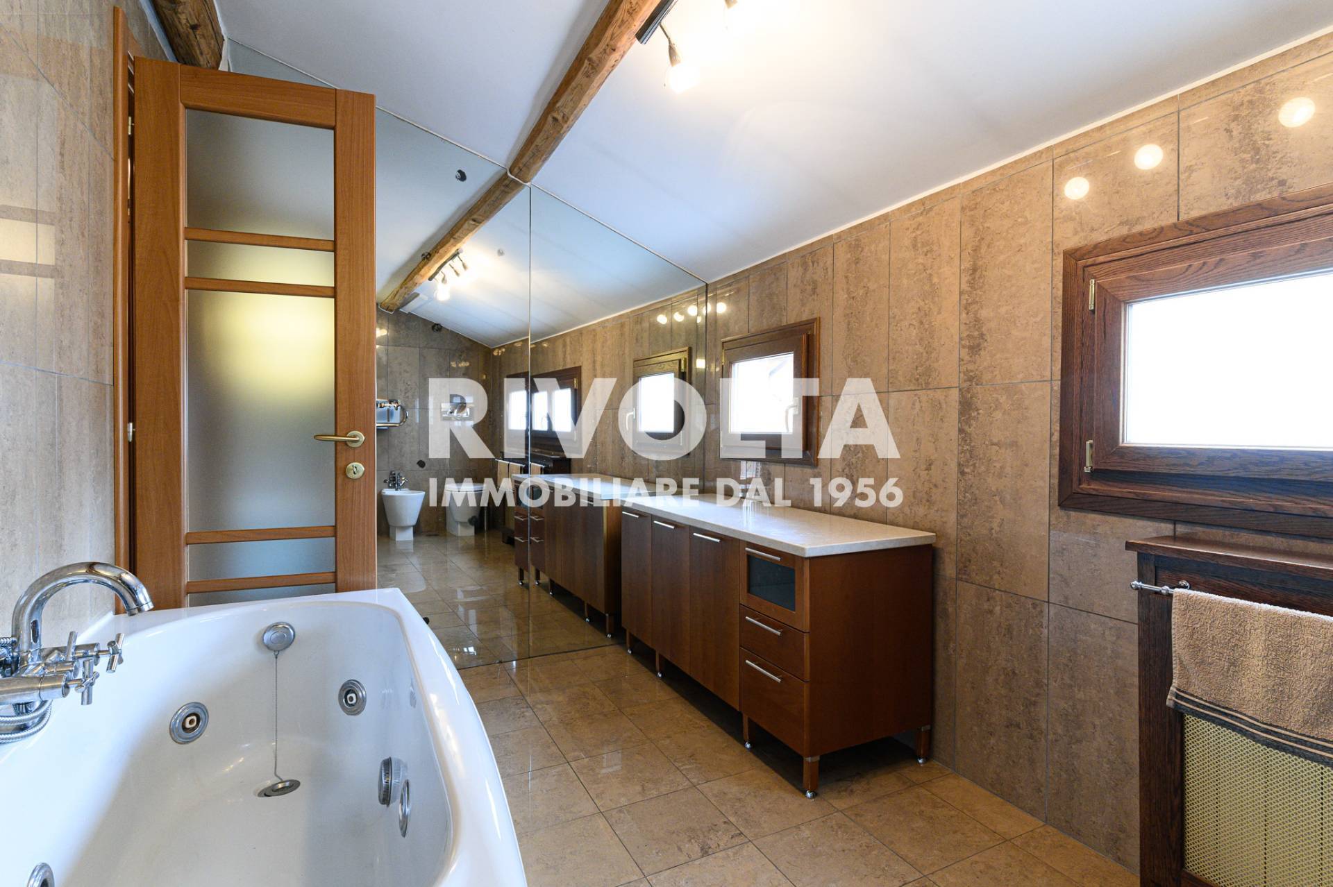 Immagine 23 di Appartamento in affitto  in Via Delle Quattro Fontane a Roma