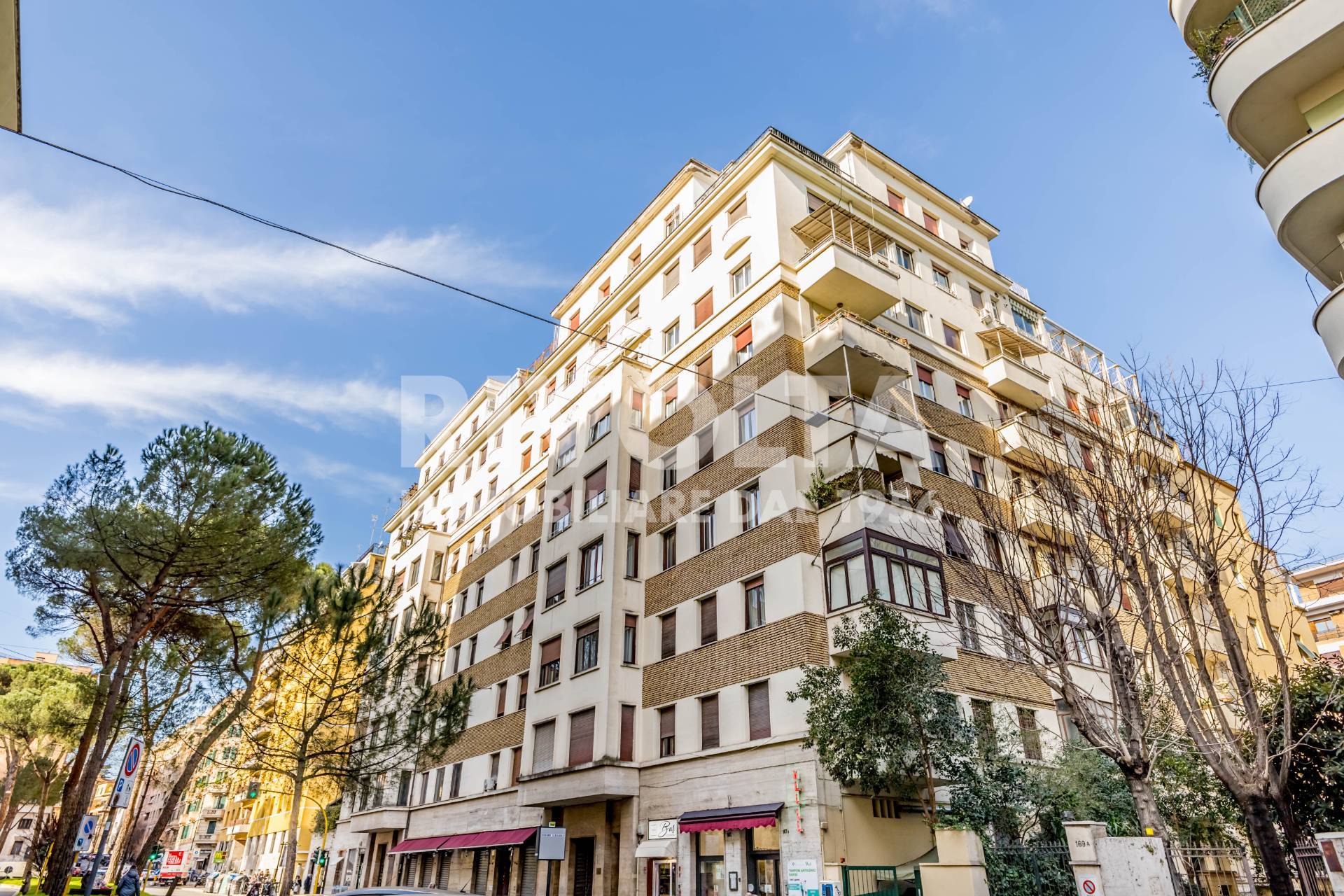 Immagine 5 di Appartamento in vendita  in Corso Trieste a Roma