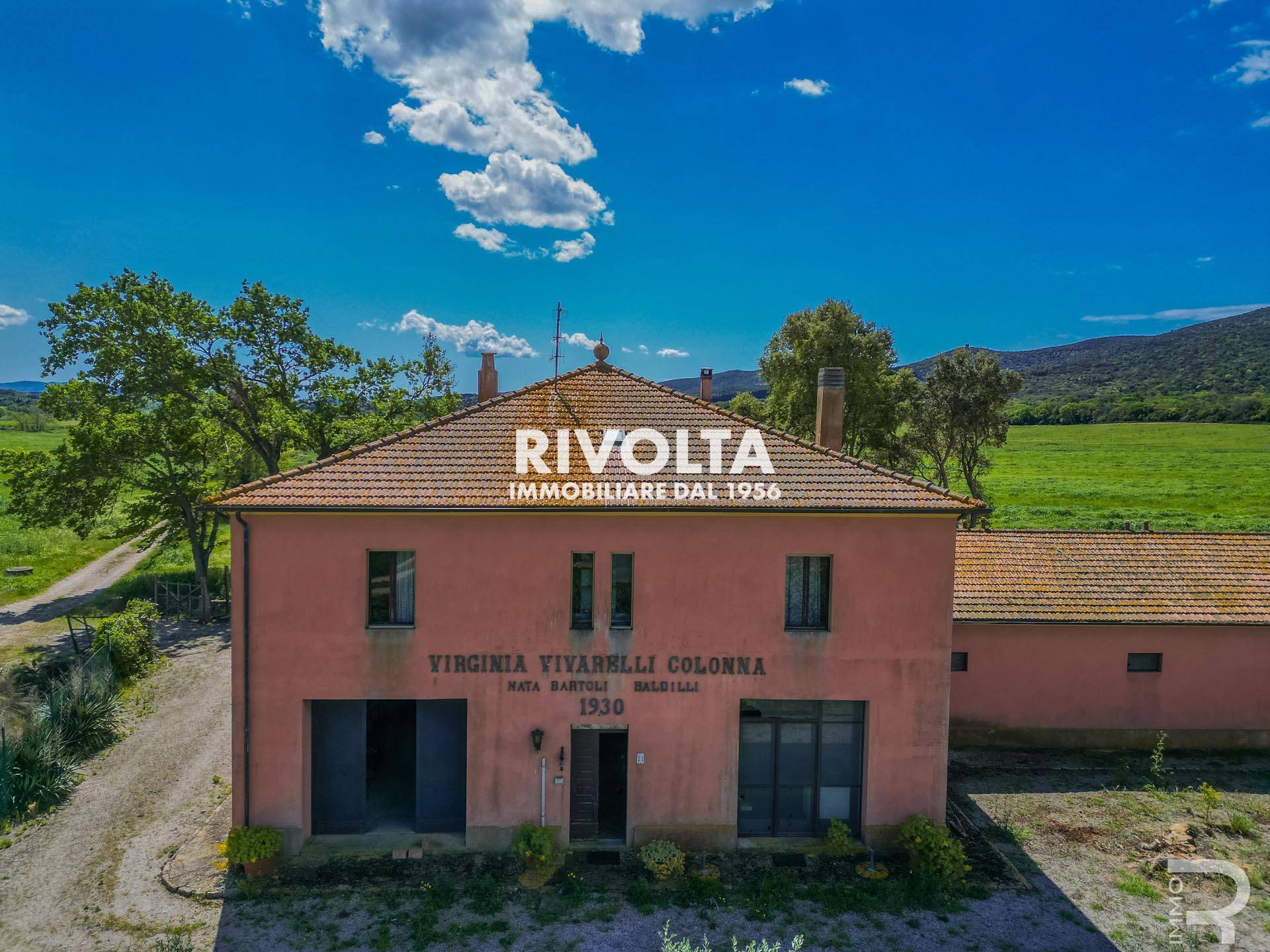 Immagine 3 di Rustico / casale in vendita  in con terreno in maremma a Magliano In Toscana