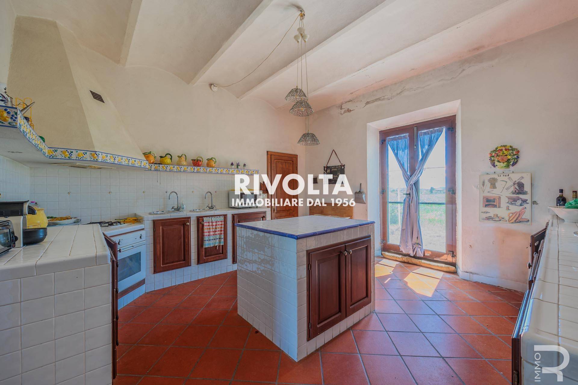 Immagine 9 di Rustico / casale in vendita  in con terreno in maremma a Magliano In Toscana