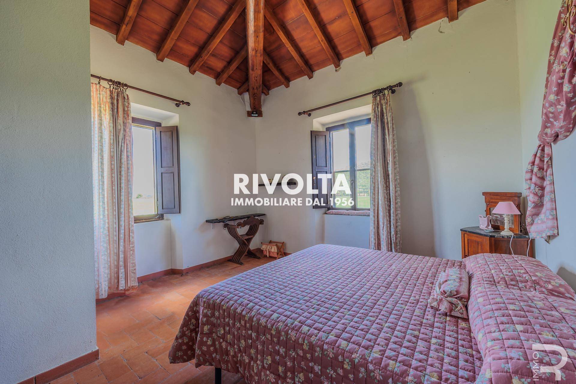 Immagine 18 di Rustico / casale in vendita  in con terreno in maremma a Magliano In Toscana