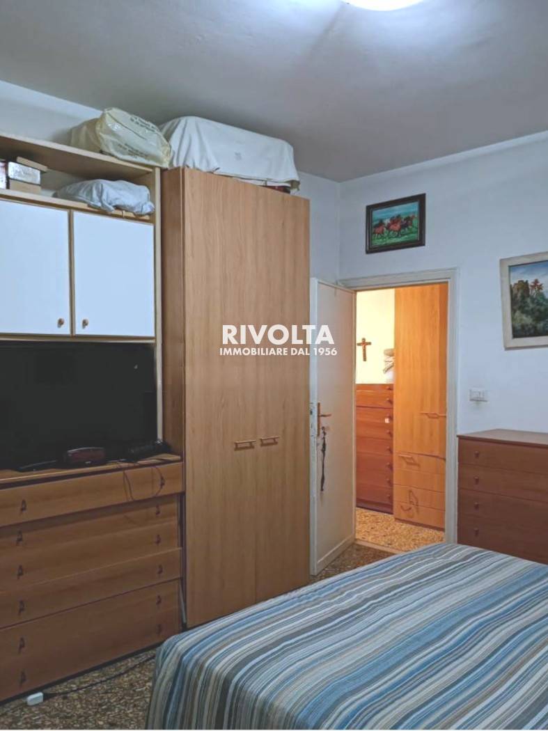 Immagine 2 di Appartamento in vendita  in Via Sant'igino Papa a Roma