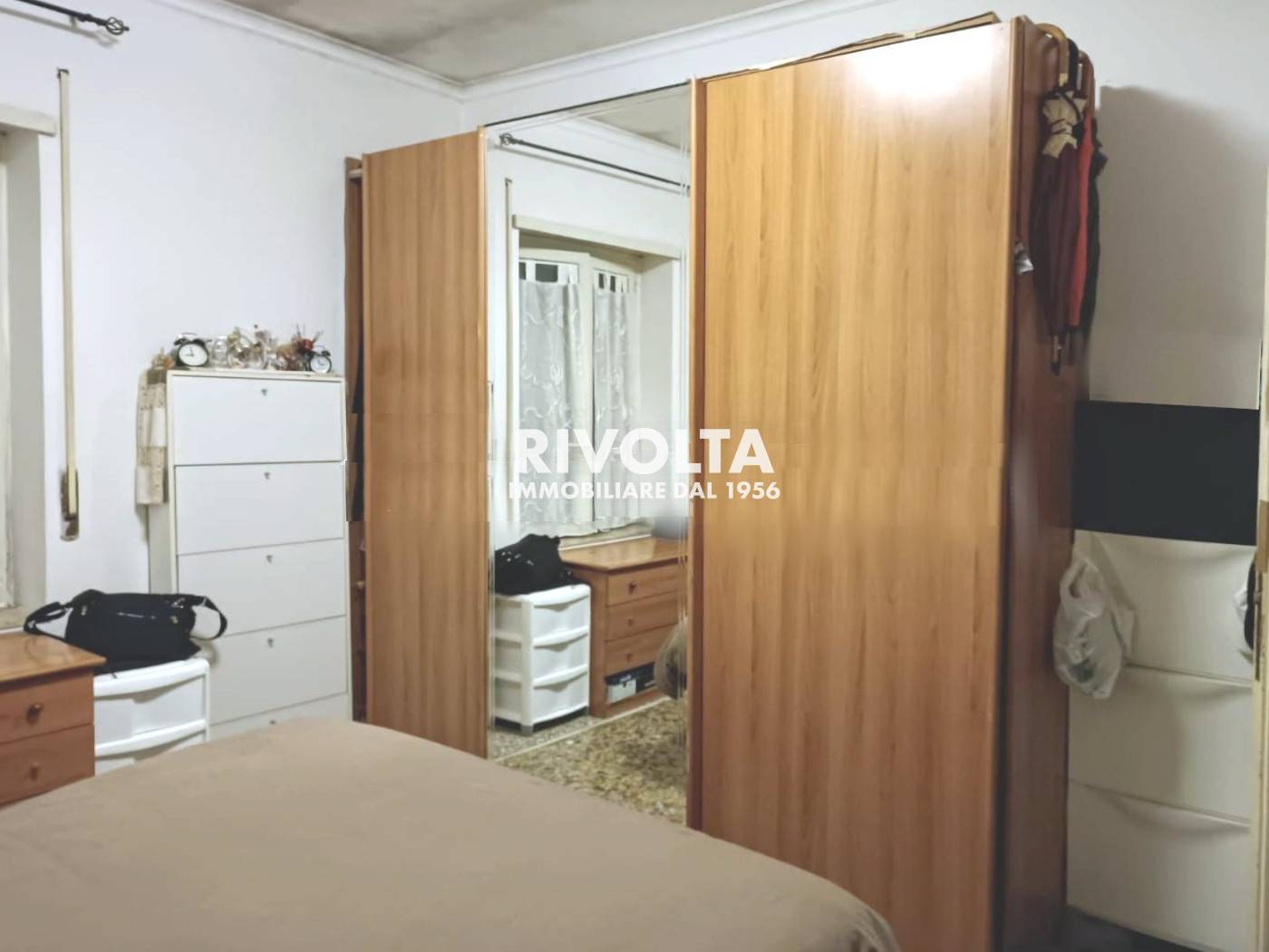 Immagine 3 di Appartamento in vendita  in Via Sant'igino Papa a Roma