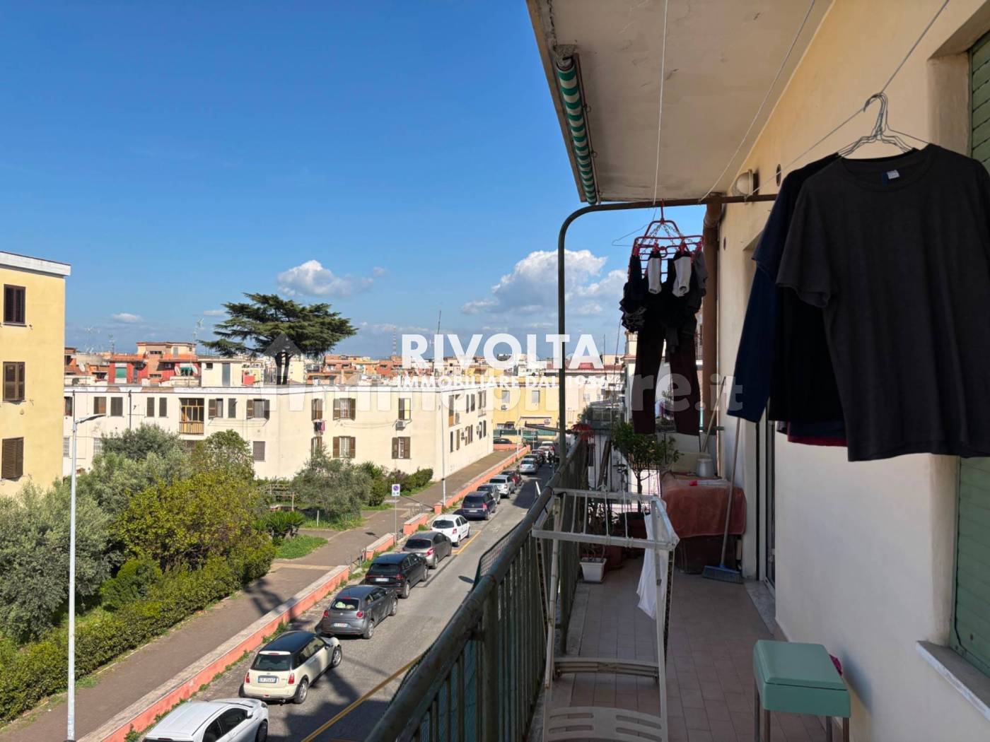 Immagine 4 di Appartamento in vendita  in Via Sant'igino Papa a Roma