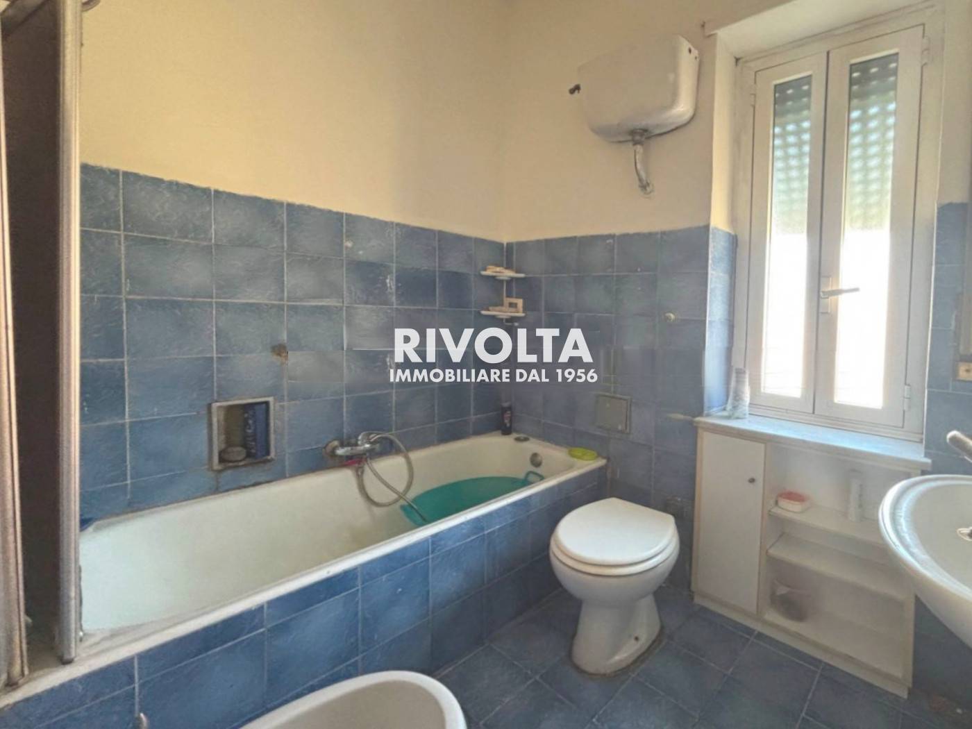 Immagine 7 di Appartamento in vendita  in Via Sant'igino Papa a Roma