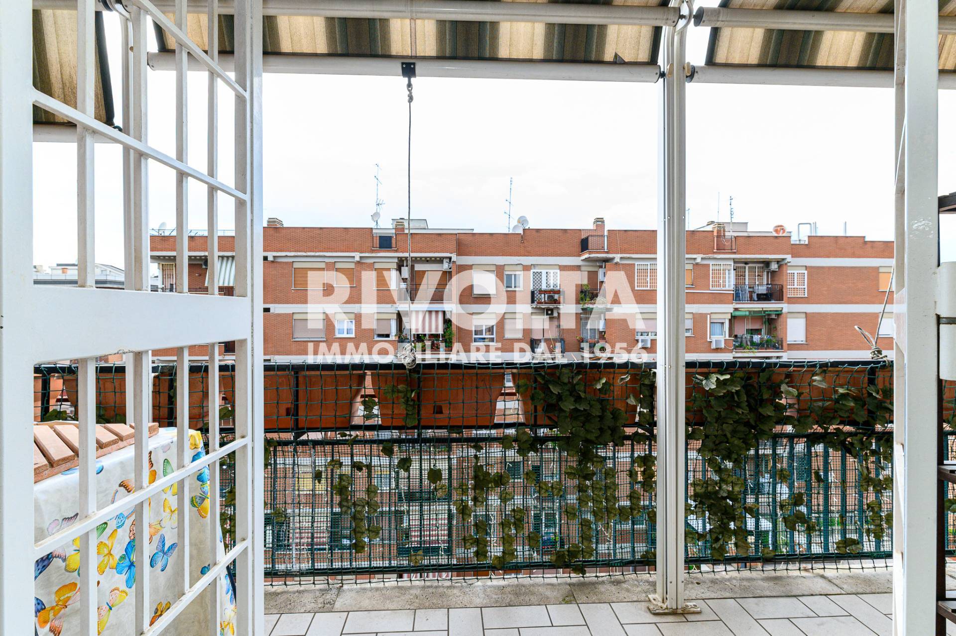 Immagine 7 di Appartamento in vendita  in via Majorana a Roma