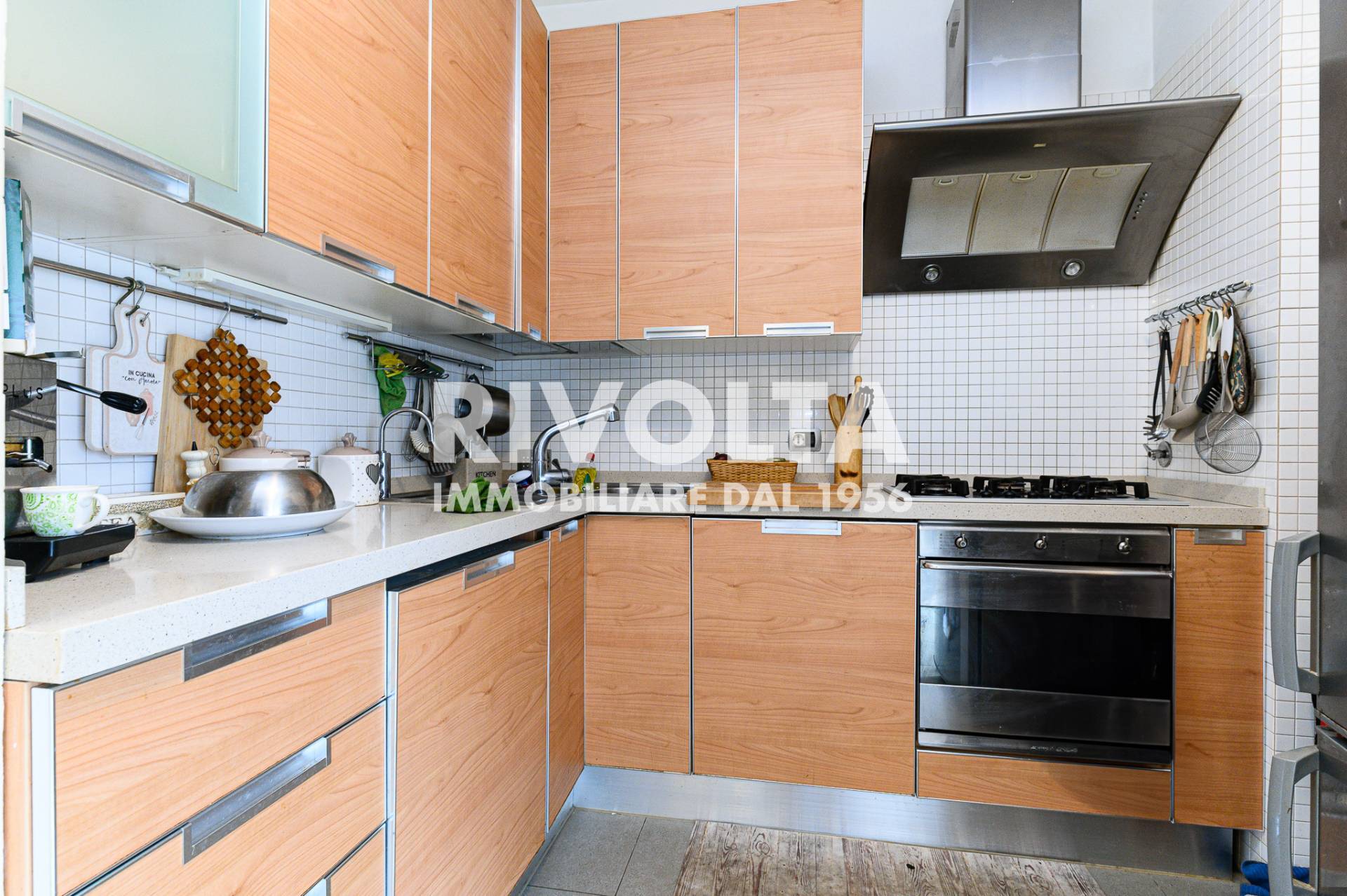 Immagine 13 di Appartamento in vendita  in via Majorana a Roma