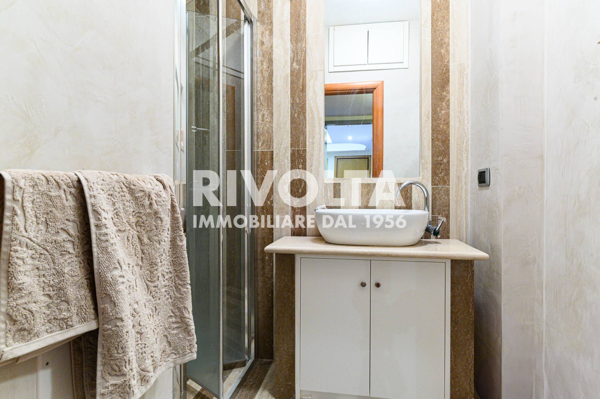 Immagine 17 di Appartamento in vendita  in via Majorana a Roma