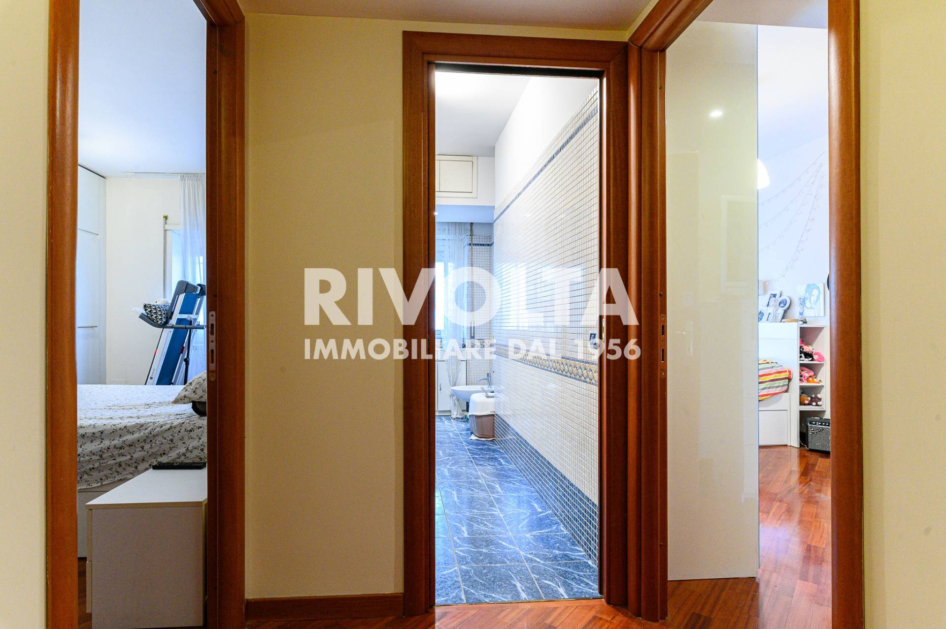 Immagine 18 di Appartamento in vendita  in via Majorana a Roma