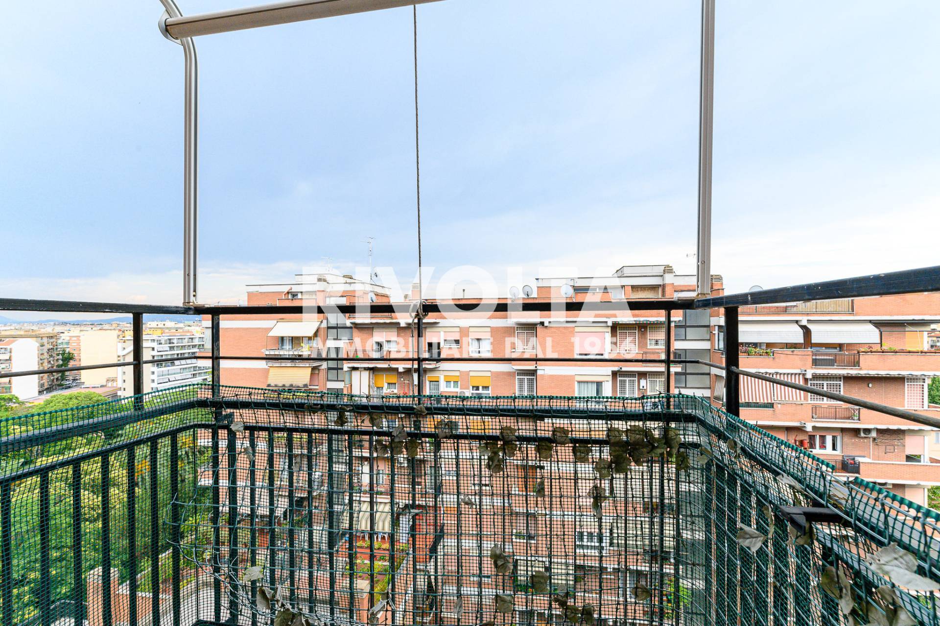 Immagine 24 di Appartamento in vendita  in via Majorana a Roma