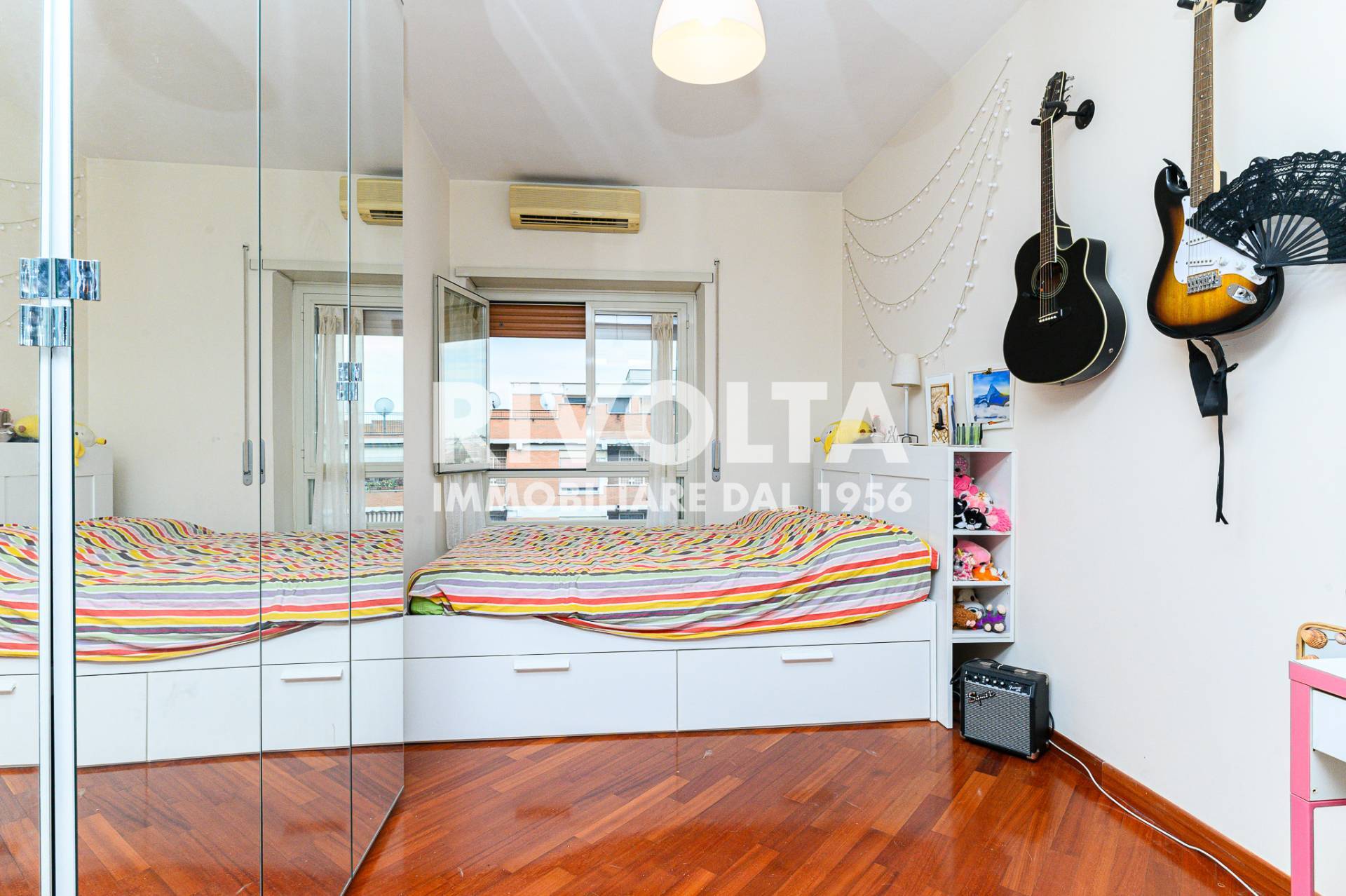 Immagine 30 di Appartamento in vendita  in via Majorana a Roma