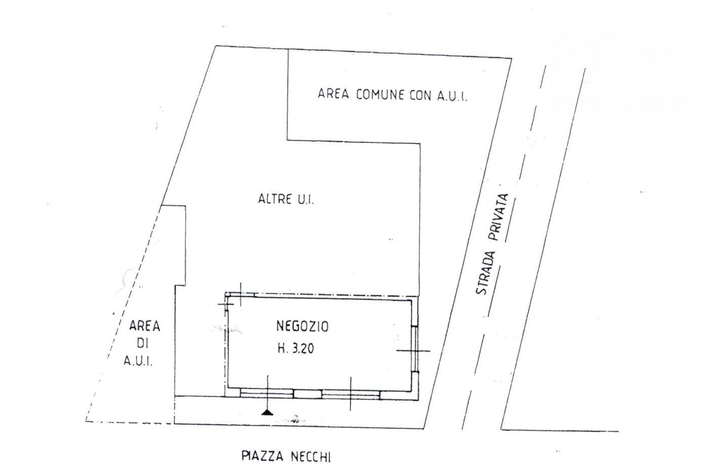 Immagine 29 di Negozio in vendita  in piazza necchi 4 a Gazzada Schianno