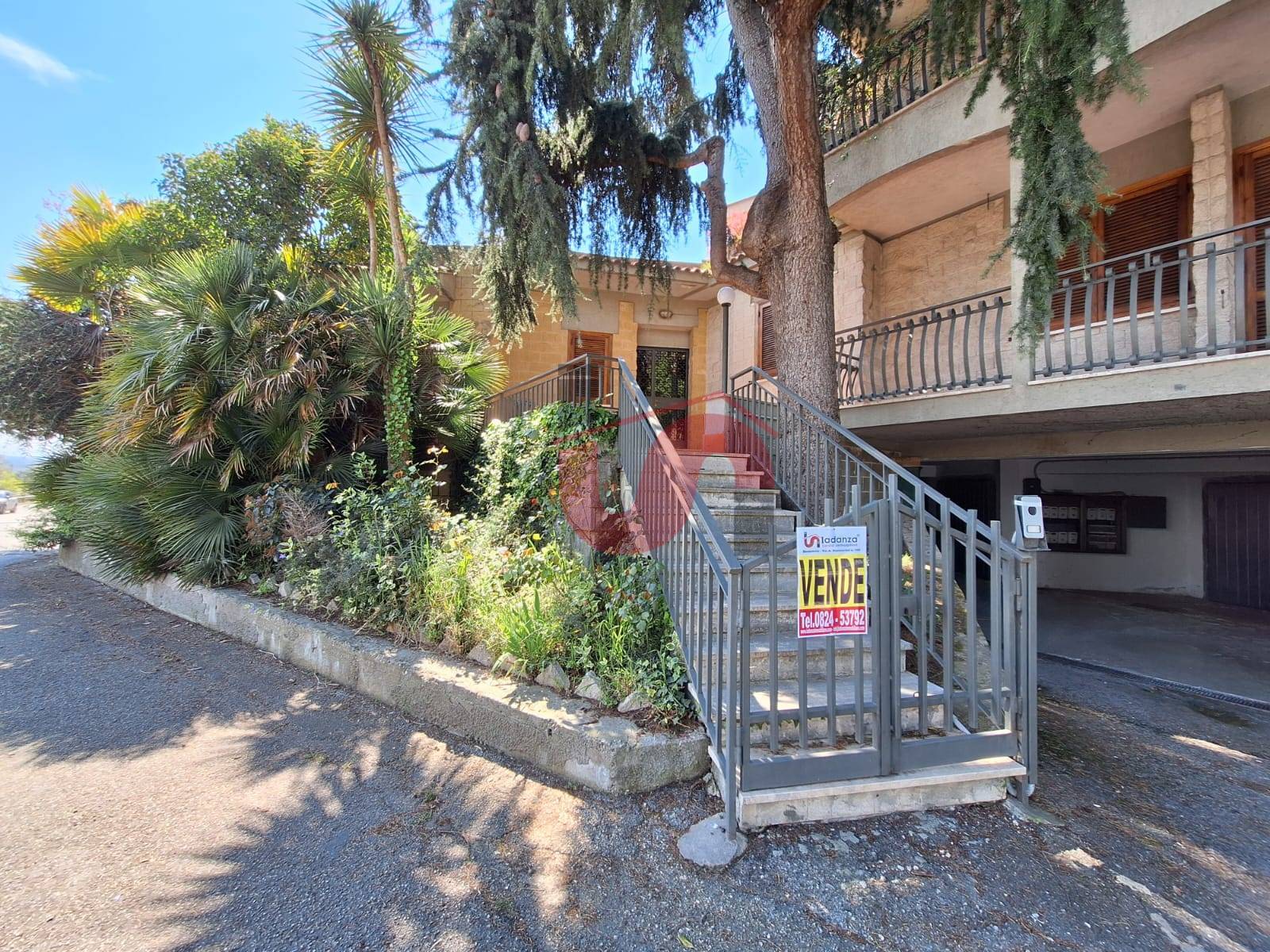 Immagine 1 di Appartamento in vendita  in Via Antonio Lepore a Benevento