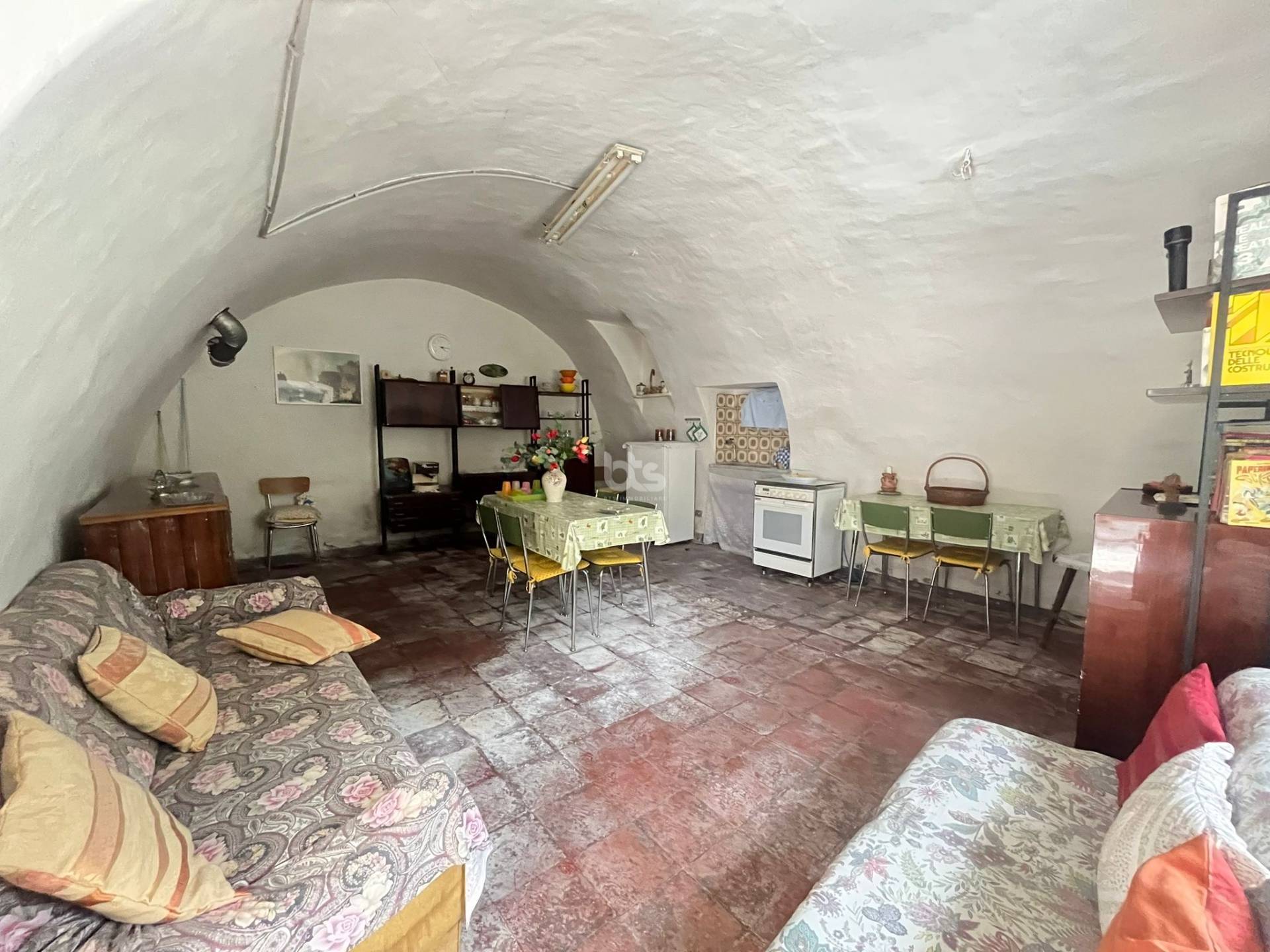 Immagine 5 di Rustico / casale in vendita  in via santa maria 1 a Adrara San Martino