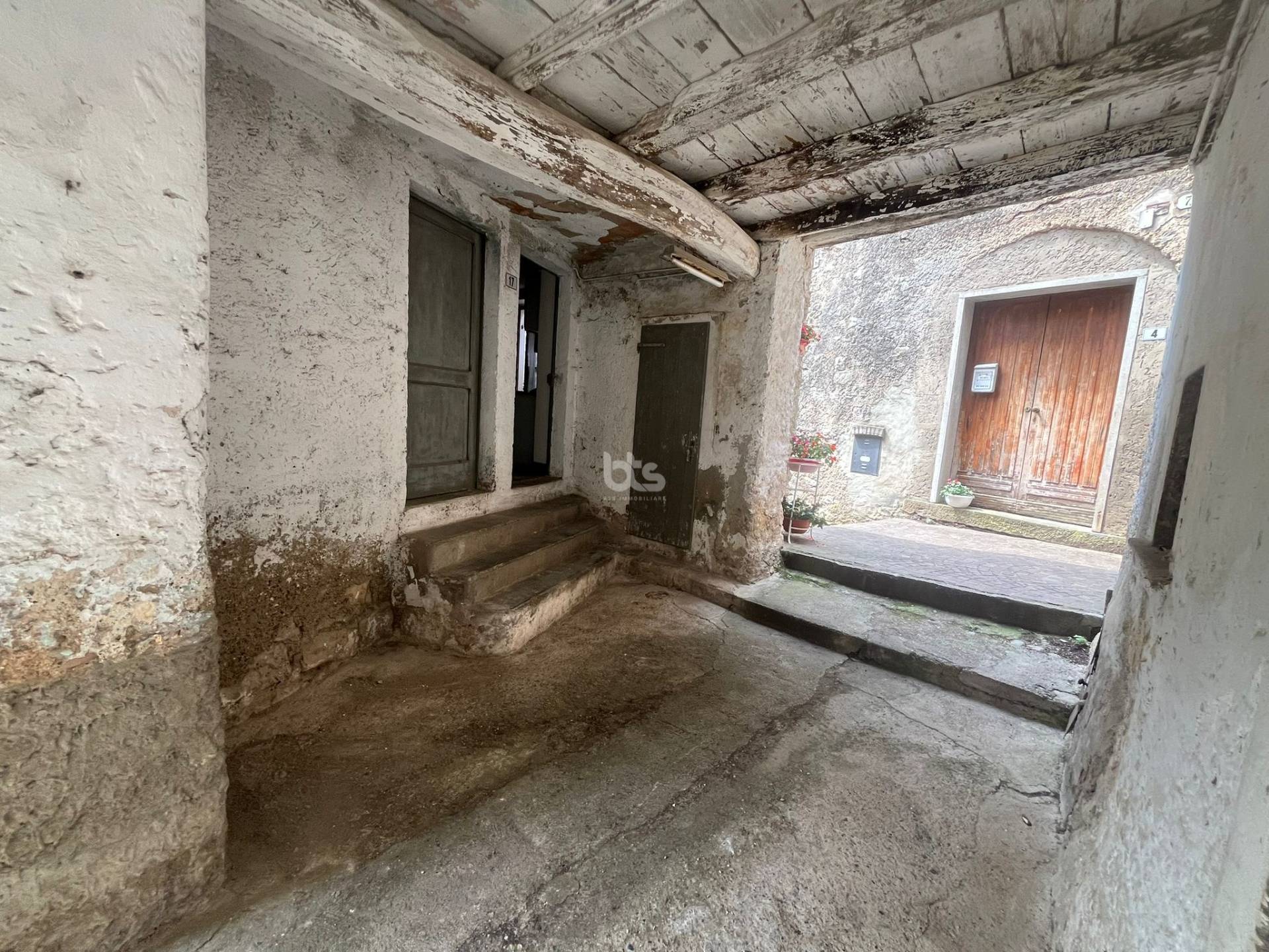 Immagine 6 di Rustico / casale in vendita  in via santa maria 1 a Adrara San Martino