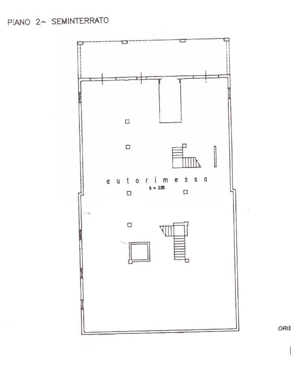 Immagine 23 di Locale commerciale in affitto  a Ancona