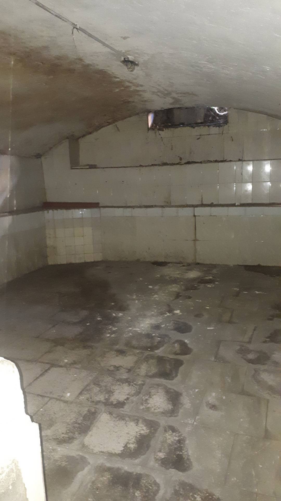 Immagine 14 di Attività commerciale in affitto  in via guidiccioni 182 a Lucca