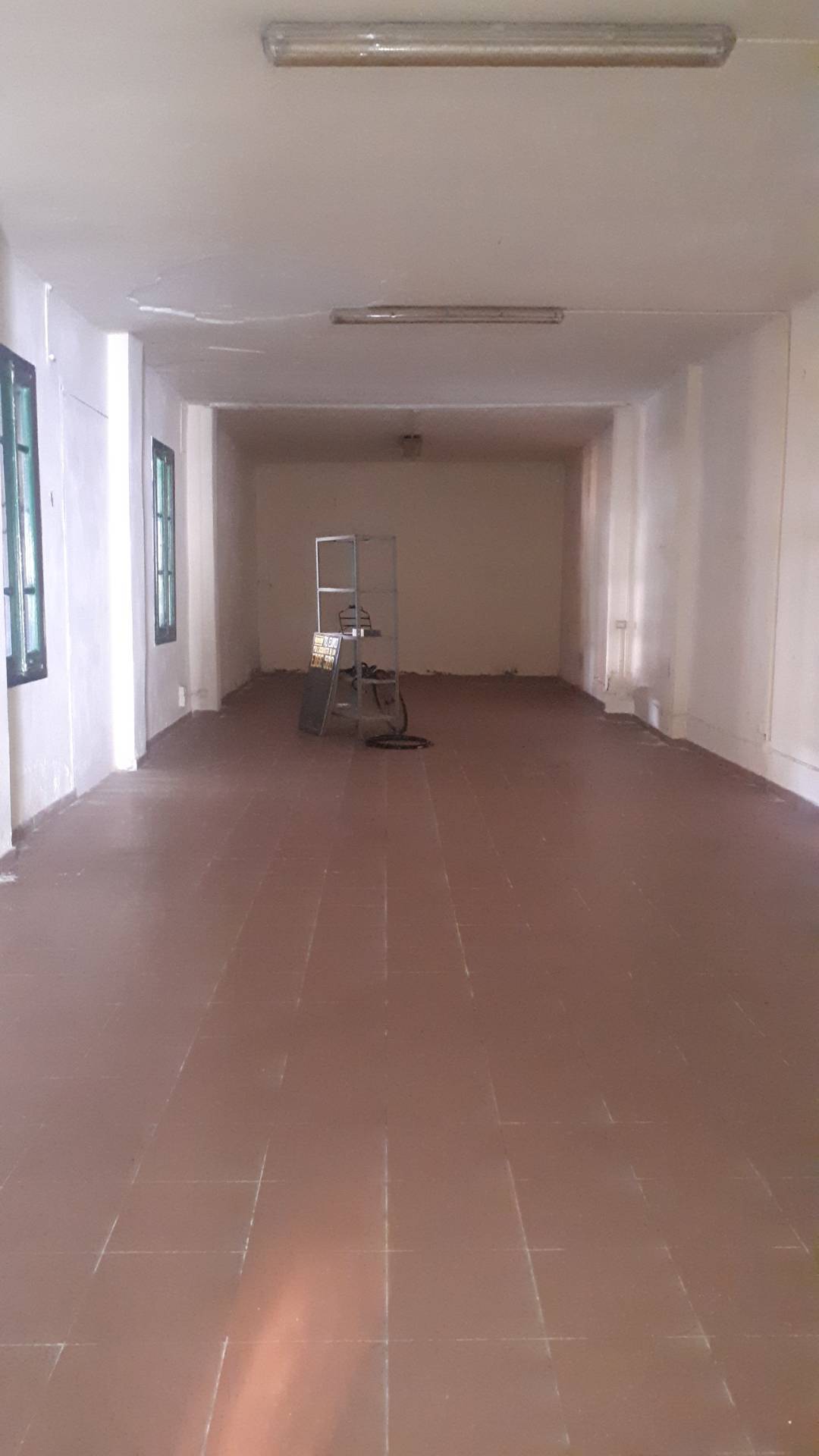 Immagine 9 di Attività commerciale in affitto  in via guidiccioni 182 a Lucca