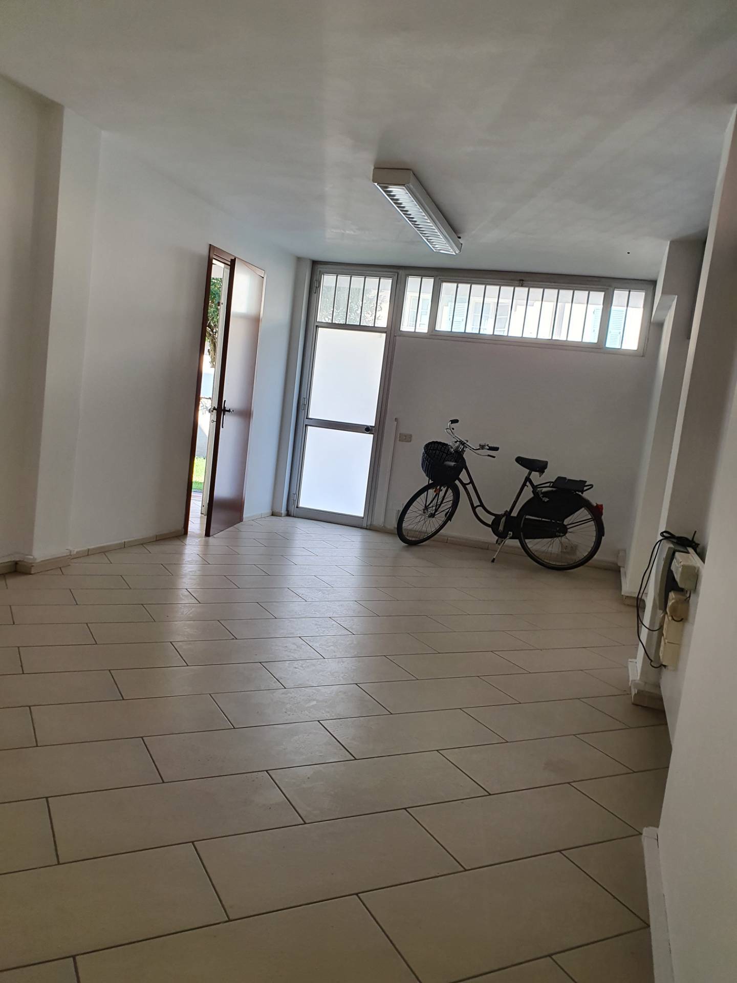 Immagine 3 di Ufficio in affitto  in Via delle Tagliate di San Marco a Lucca