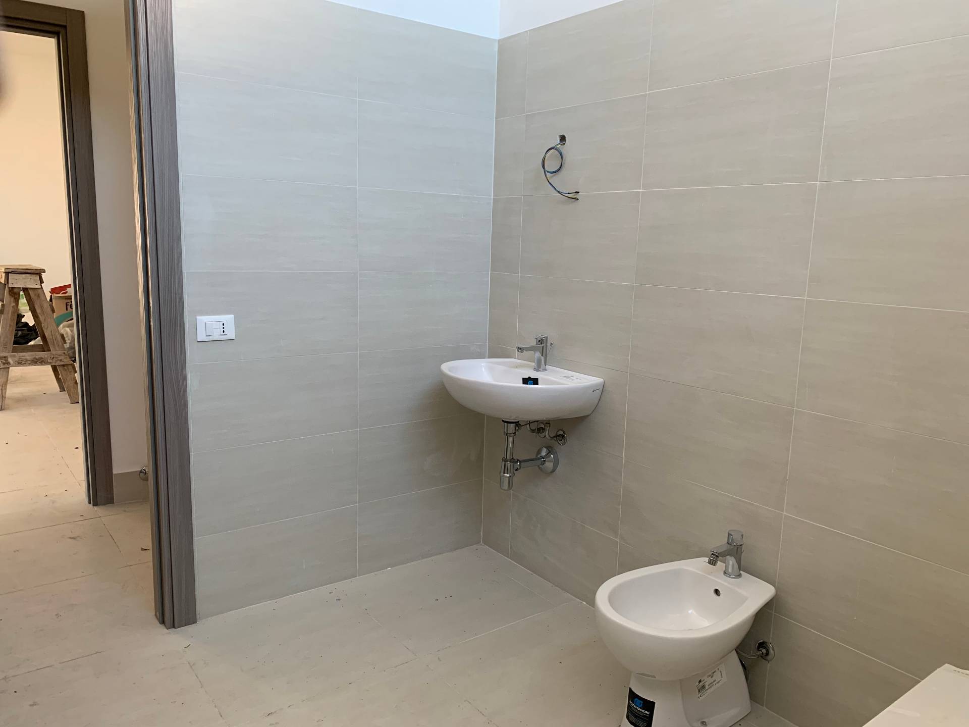 Immagine 10 di Attività commerciale in affitto  in Via Pontenuovo a Pietrasanta