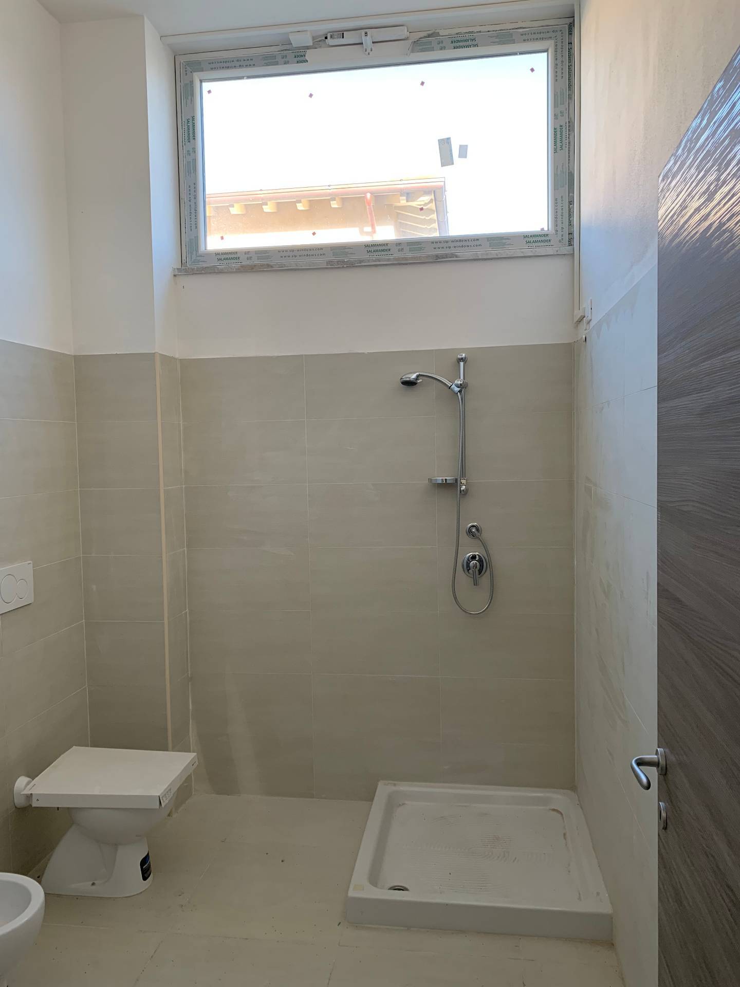 Immagine 13 di Attività commerciale in affitto  in Via Pontenuovo a Pietrasanta