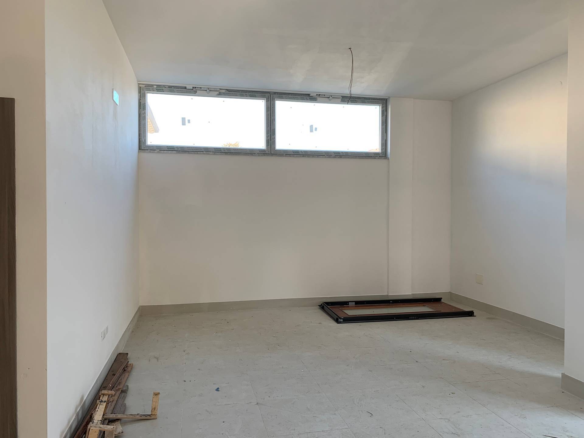 Immagine 14 di Attività commerciale in affitto  in Via Pontenuovo a Pietrasanta