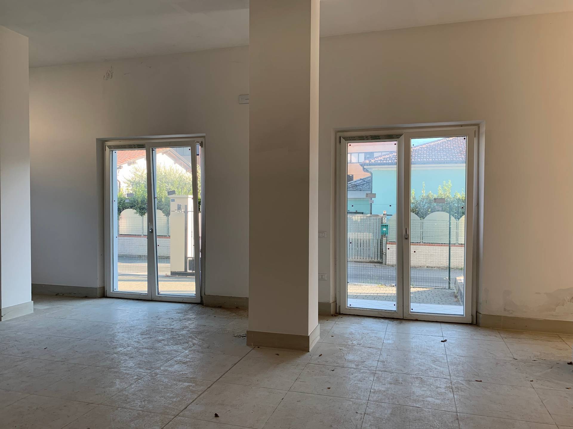 Immagine 15 di Attività commerciale in affitto  in Via Pontenuovo a Pietrasanta