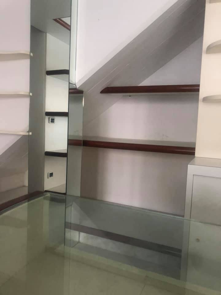 Immagine 10 di Attività commerciale in vendita  in Via Pietro Maroncelli a Viareggio