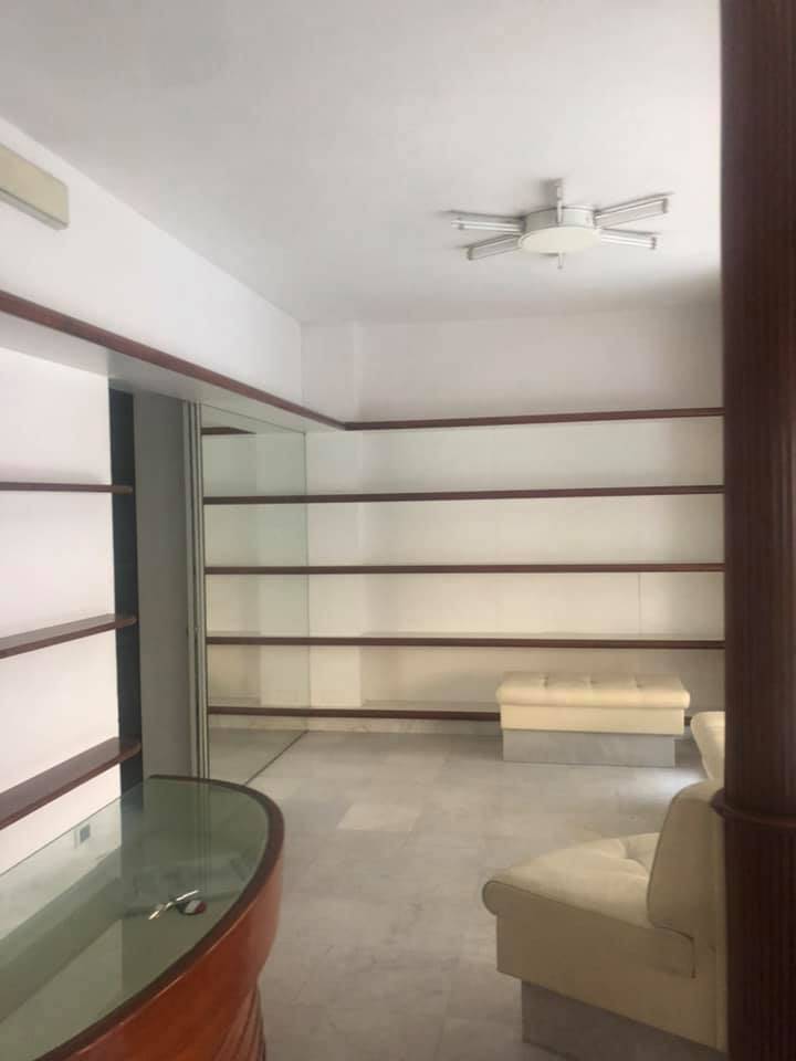 Immagine 1 di Attività commerciale in vendita  in Via Pietro Maroncelli a Viareggio