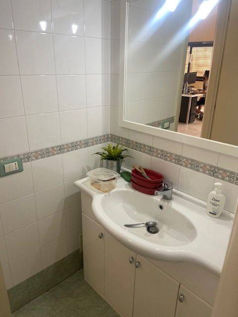 Immagine 7 di Ufficio in affitto  in Via Fabio Filzi 25 a Livorno