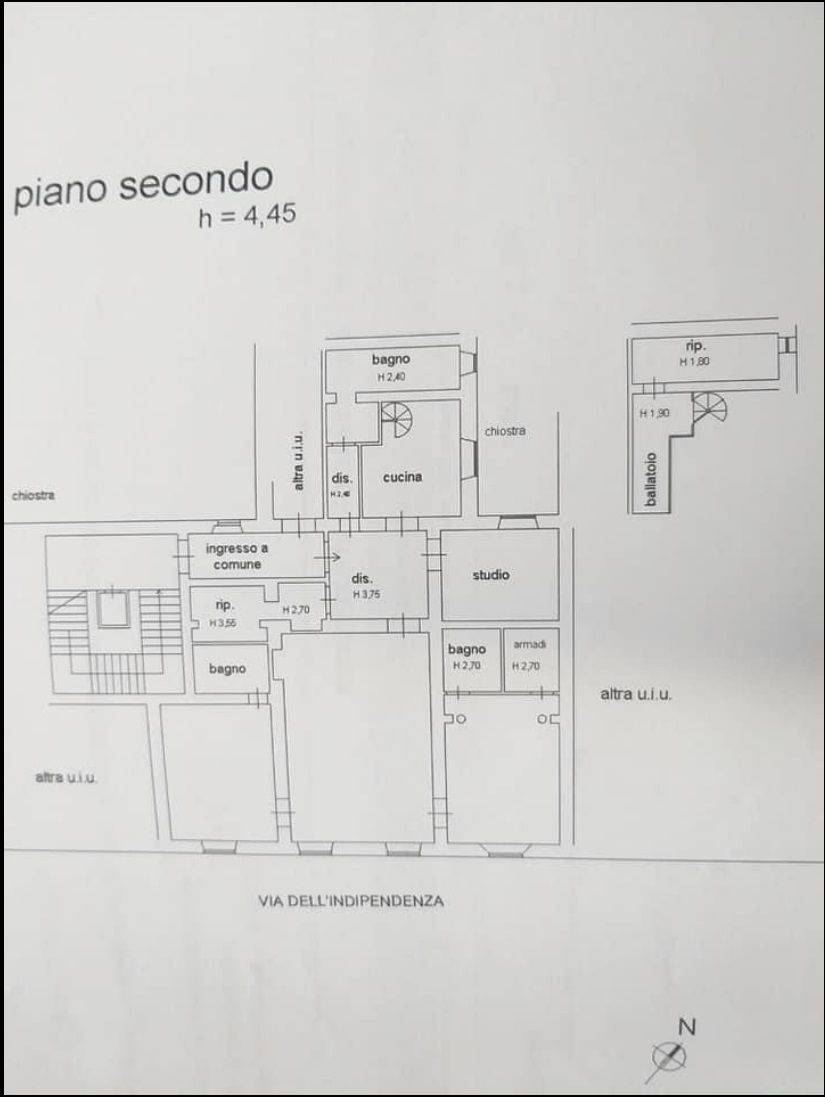 Immagine 13 di Appartamento in vendita  in Piazza Cavour 15 a Livorno