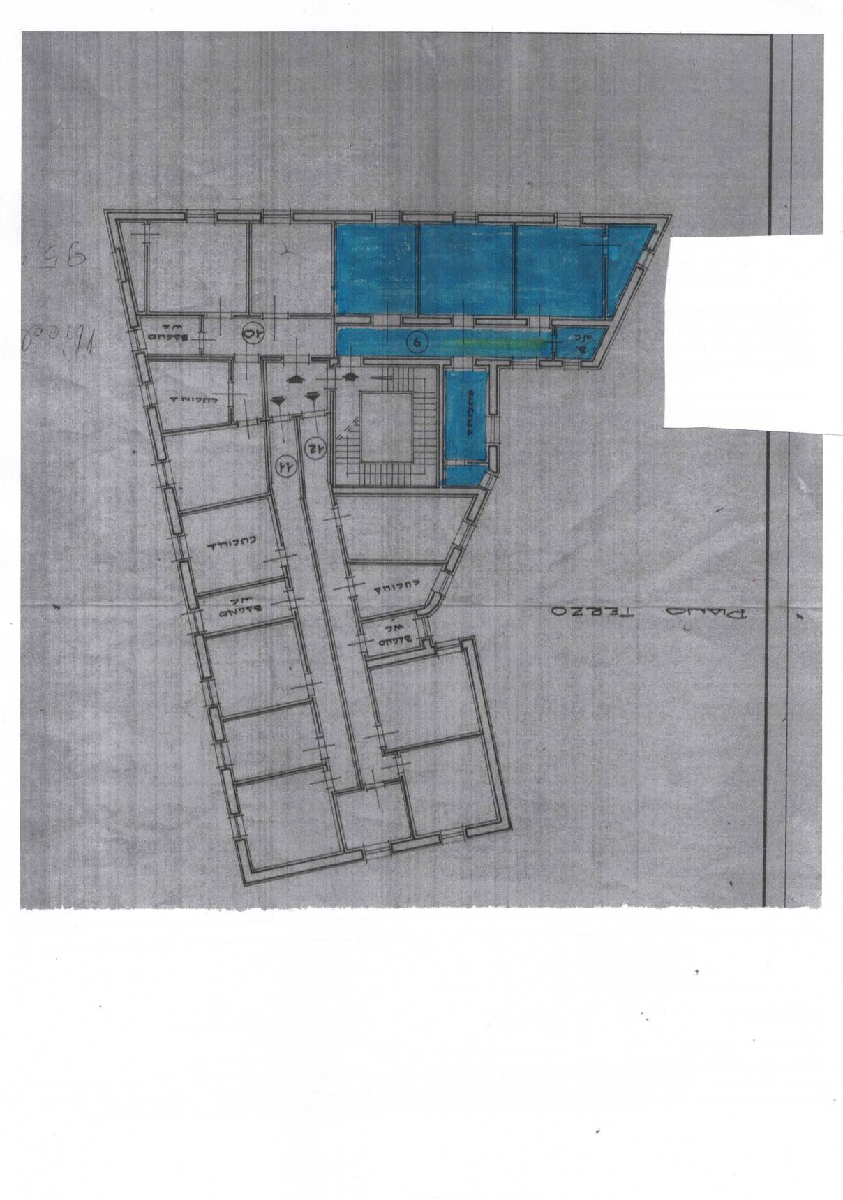 Immagine 13 di Appartamento in vendita  in Scali Del Pontino 91 a Livorno