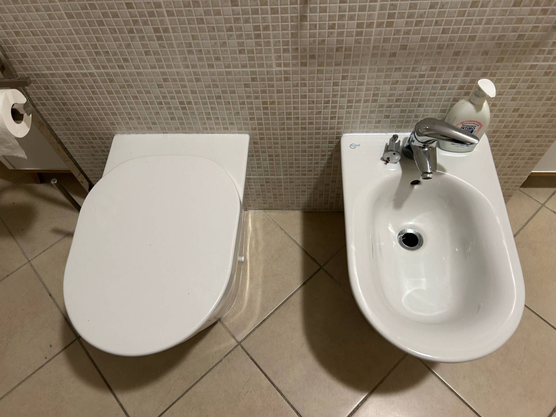 Immagine 7 di Appartamento in vendita  in viale del tirreno 100 a Pisa