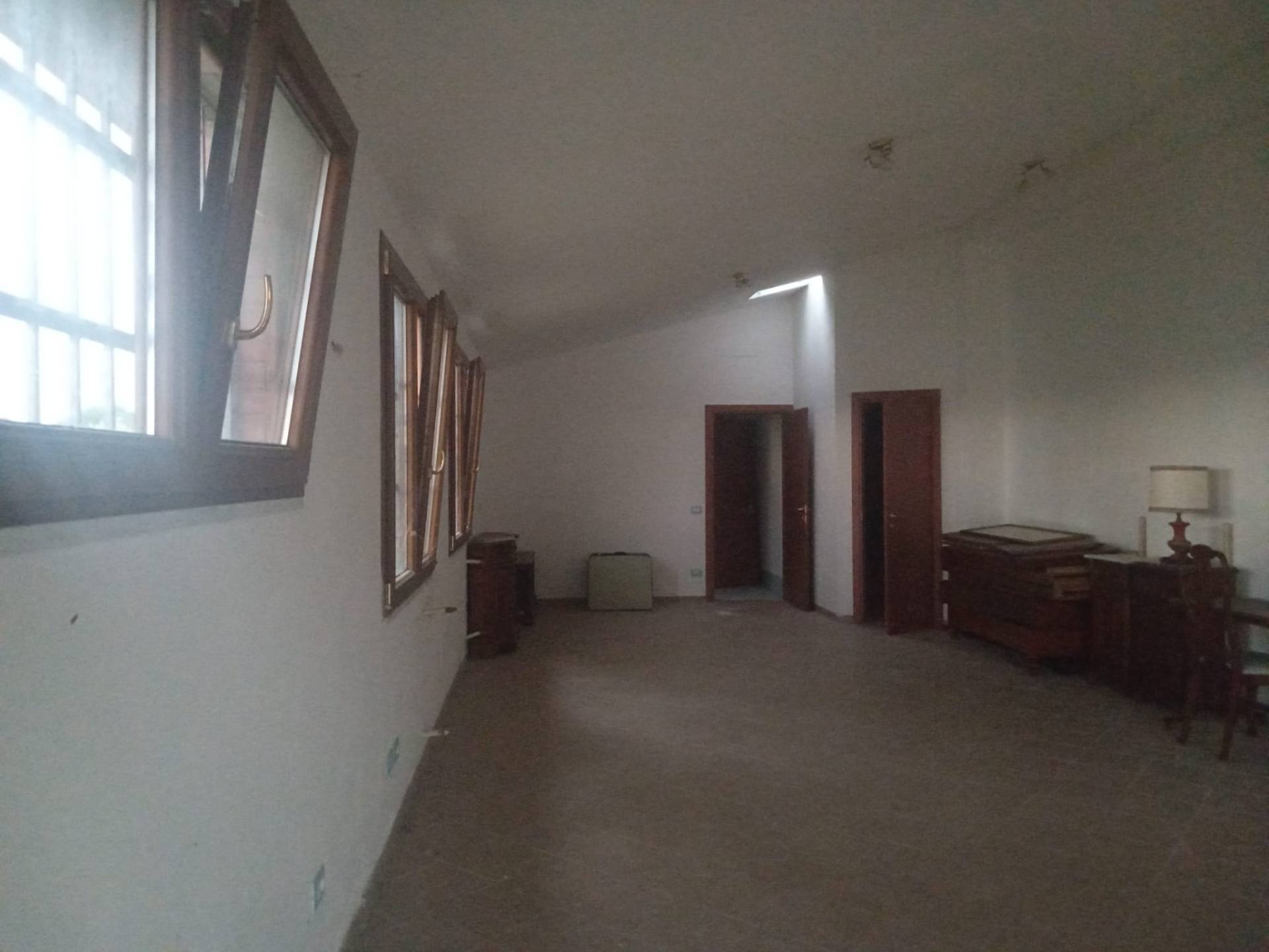 Immagine 3 di Attività commerciale in vendita  in via carlo marx - a San Giuliano Terme