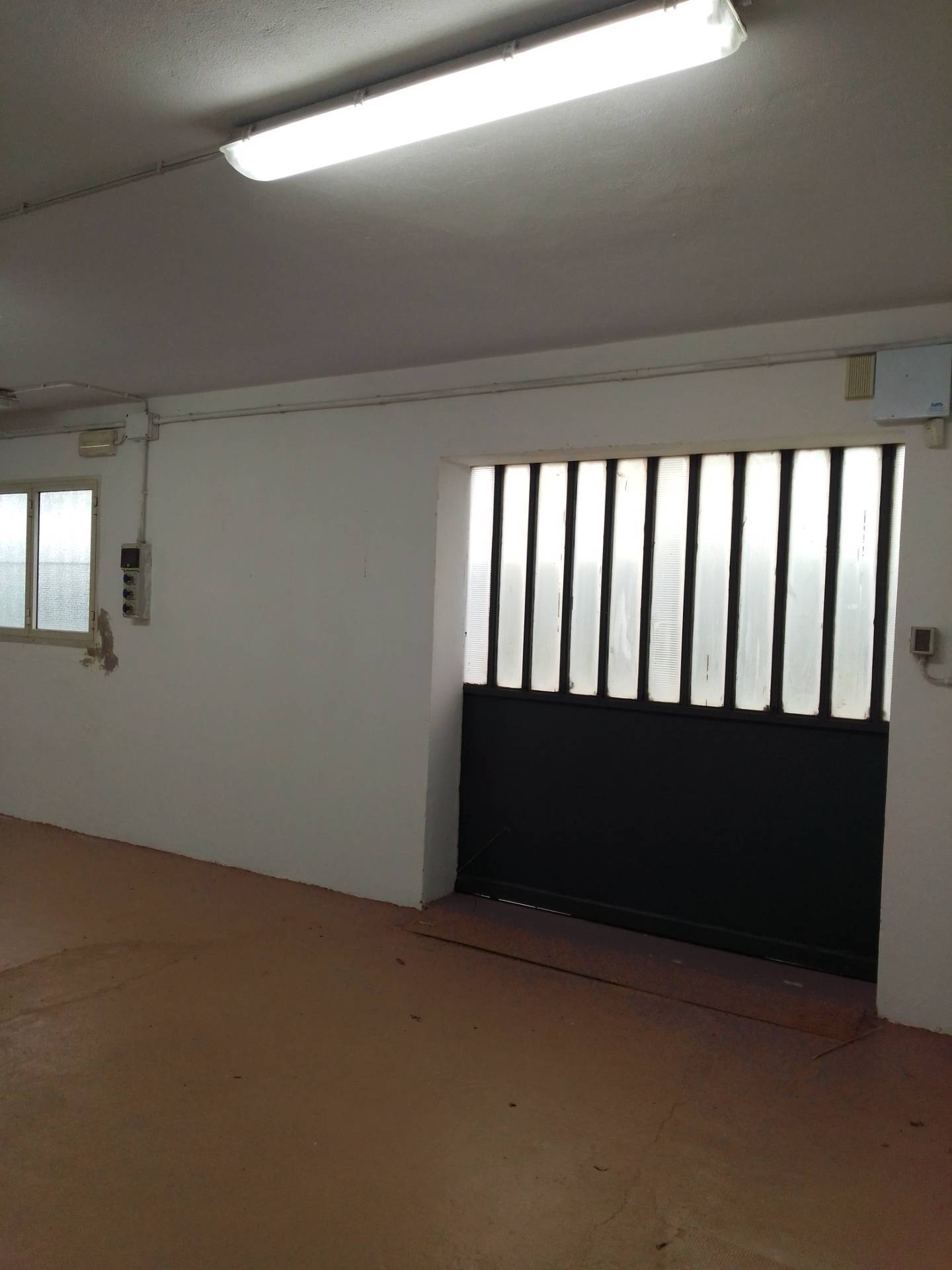 Immagine 2 di Attività commerciale in affitto  in via calcesana 280 a San Giuliano Terme