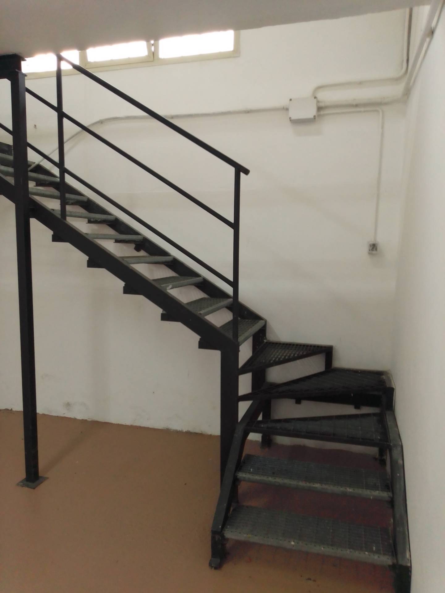 Immagine 5 di Attività commerciale in affitto  in via calcesana 280 a San Giuliano Terme