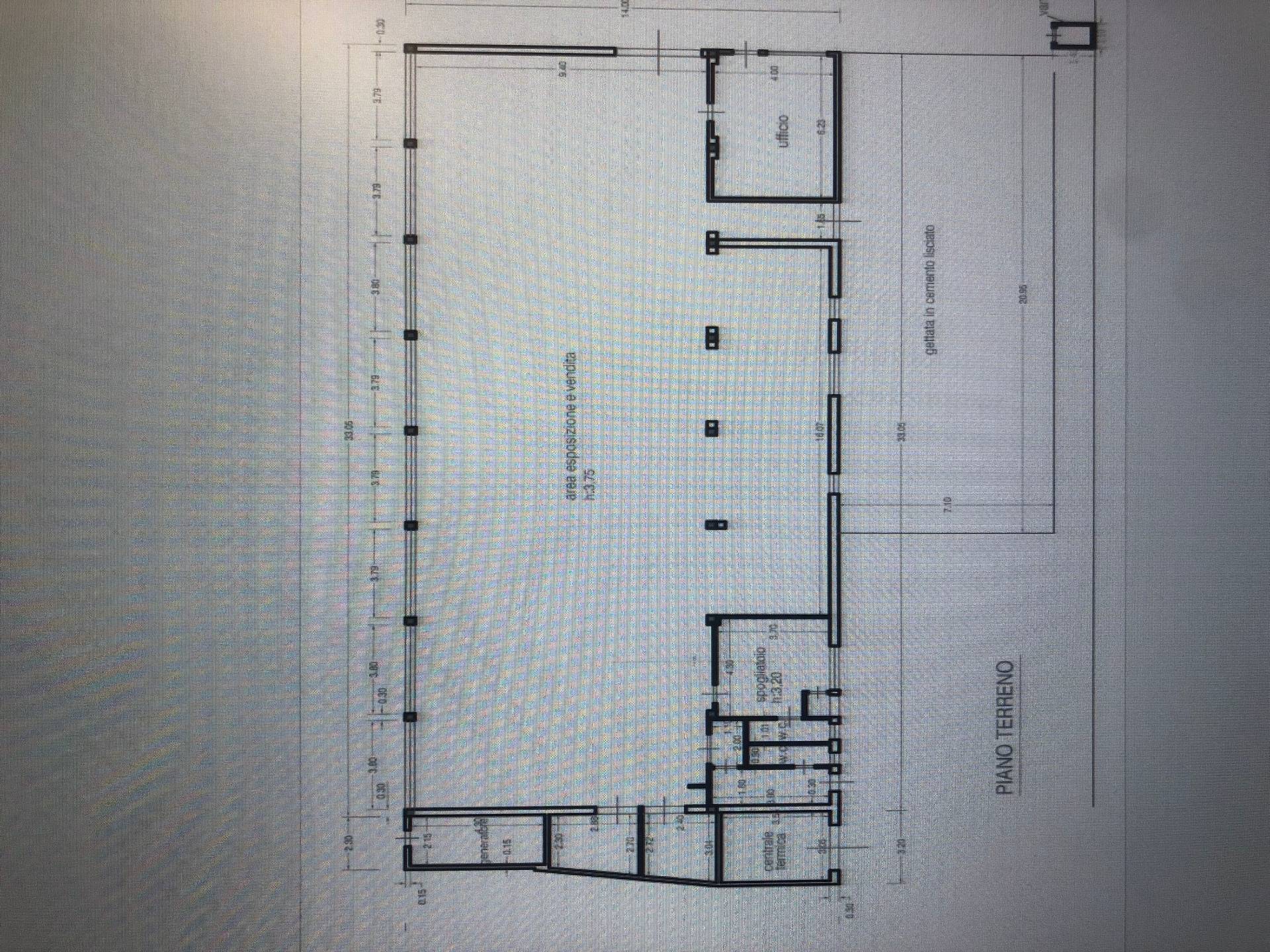 Immagine 7 di Attività commerciale in affitto  in ss12 add 8 a Lucca